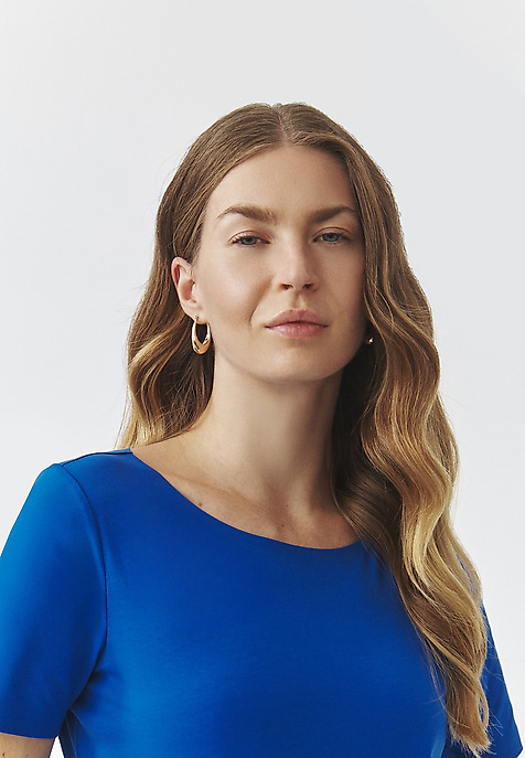 KLASYCZNA BLUZKA Z KRÓTKIM RĘKAWEM — MIKAJA NIEBIESKI 2