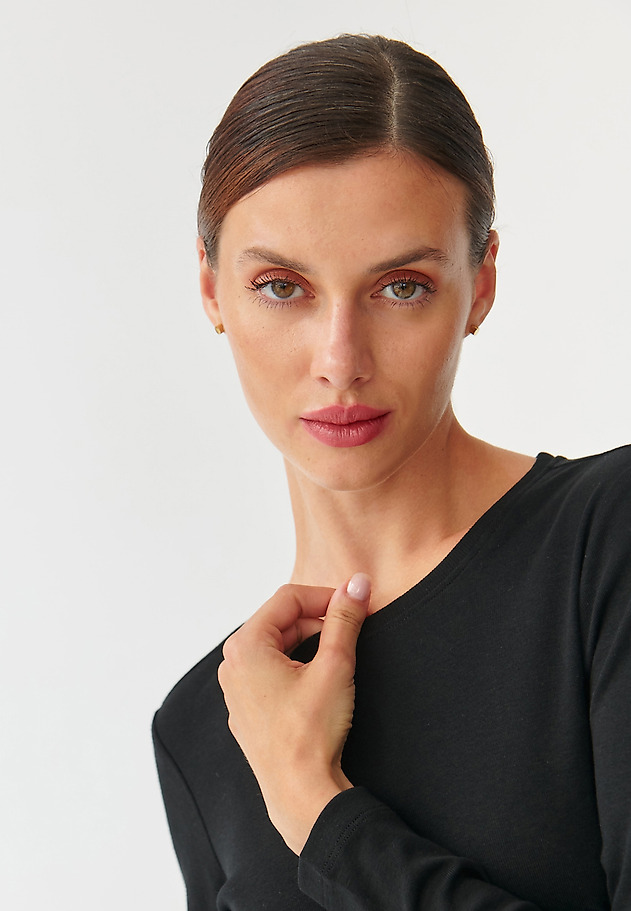 T-SHIRT DAMSKI DZIANINOWY Z DŁUGIM RĘKAWEM BASIA T-SHIRT DAMSKI DZIANINOWY Z DŁUGIM RĘKAWEM BASIA CZARNY 5