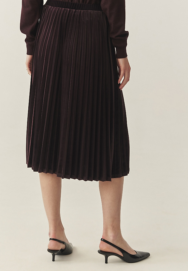 PLEATED MID-LENGTH VELOUR SKIRT - LAMARA 1 PLEATED MID-LENGTH VELOUR SKIRT - LAMARA 1 RED 3