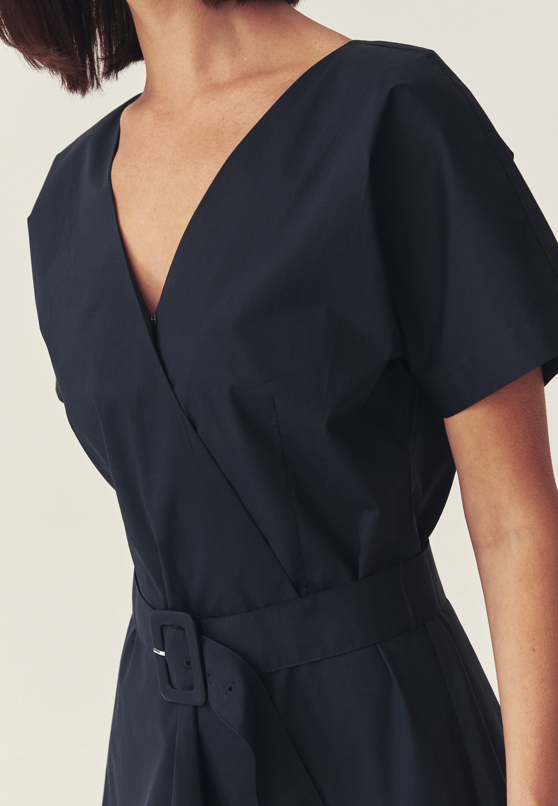 BAVLNENÉ ŠATY S OPASKOM – ROTI NÁMORNÍCKA MODRÁ 2