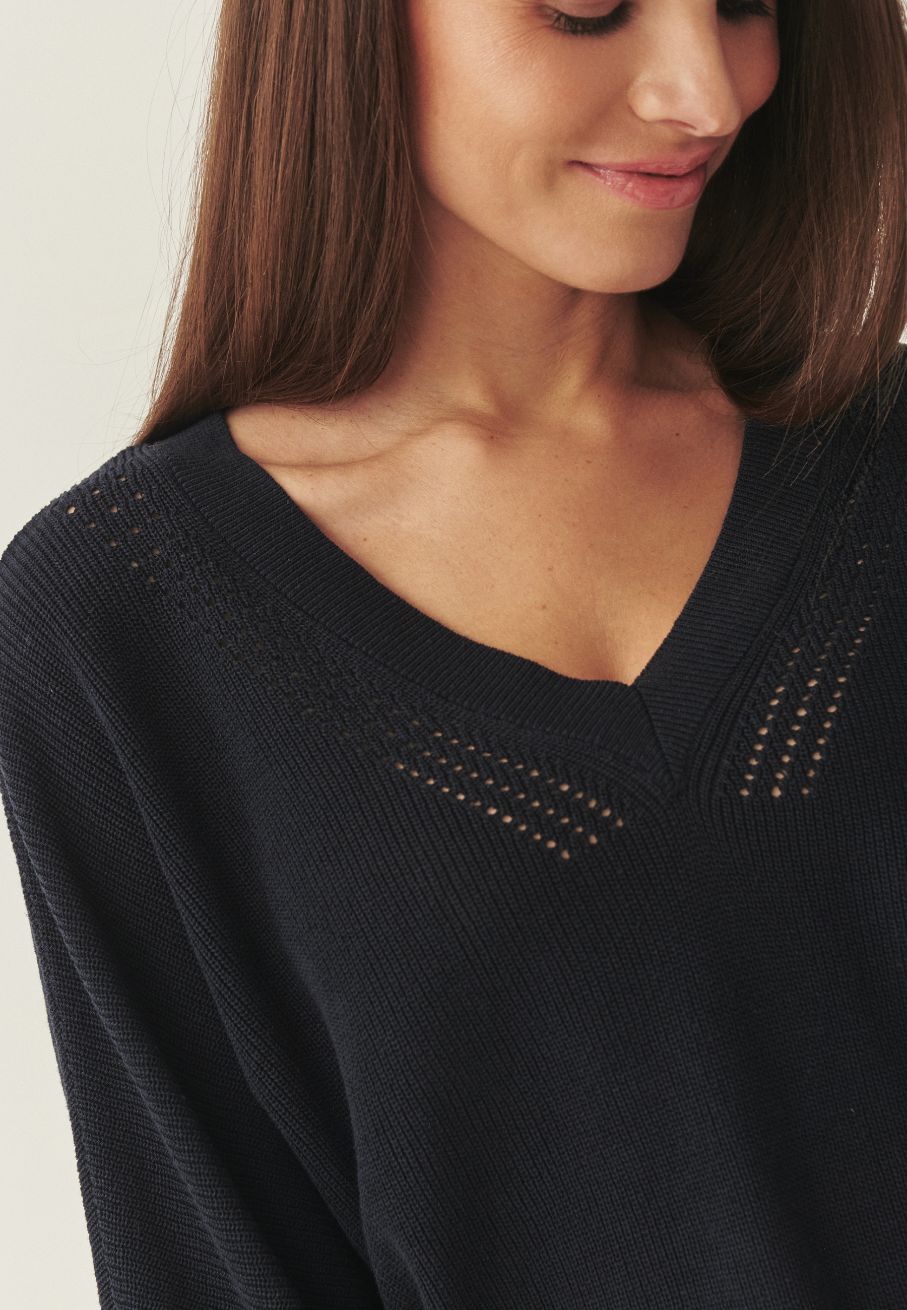 SWOBODNY SWETER - NEZARA