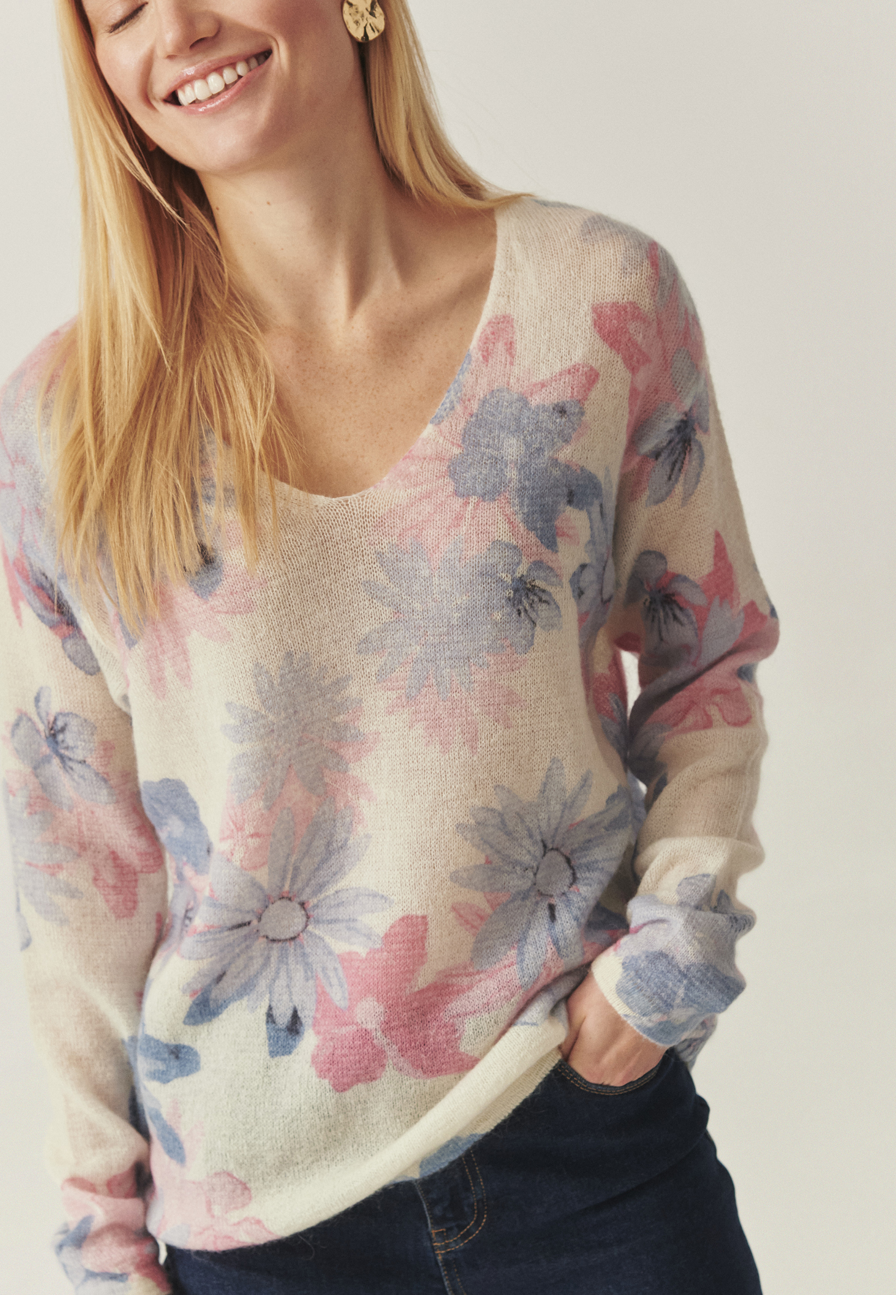 PULOVER CU IMPRIMEU FLORAL — SOLO MULTICOLOR 2