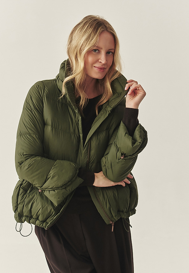 JACKEȚĂ CU GULER ÎNALT - BUBO JACKEȚĂ CU GULER ÎNALT - BUBO VERDE 1