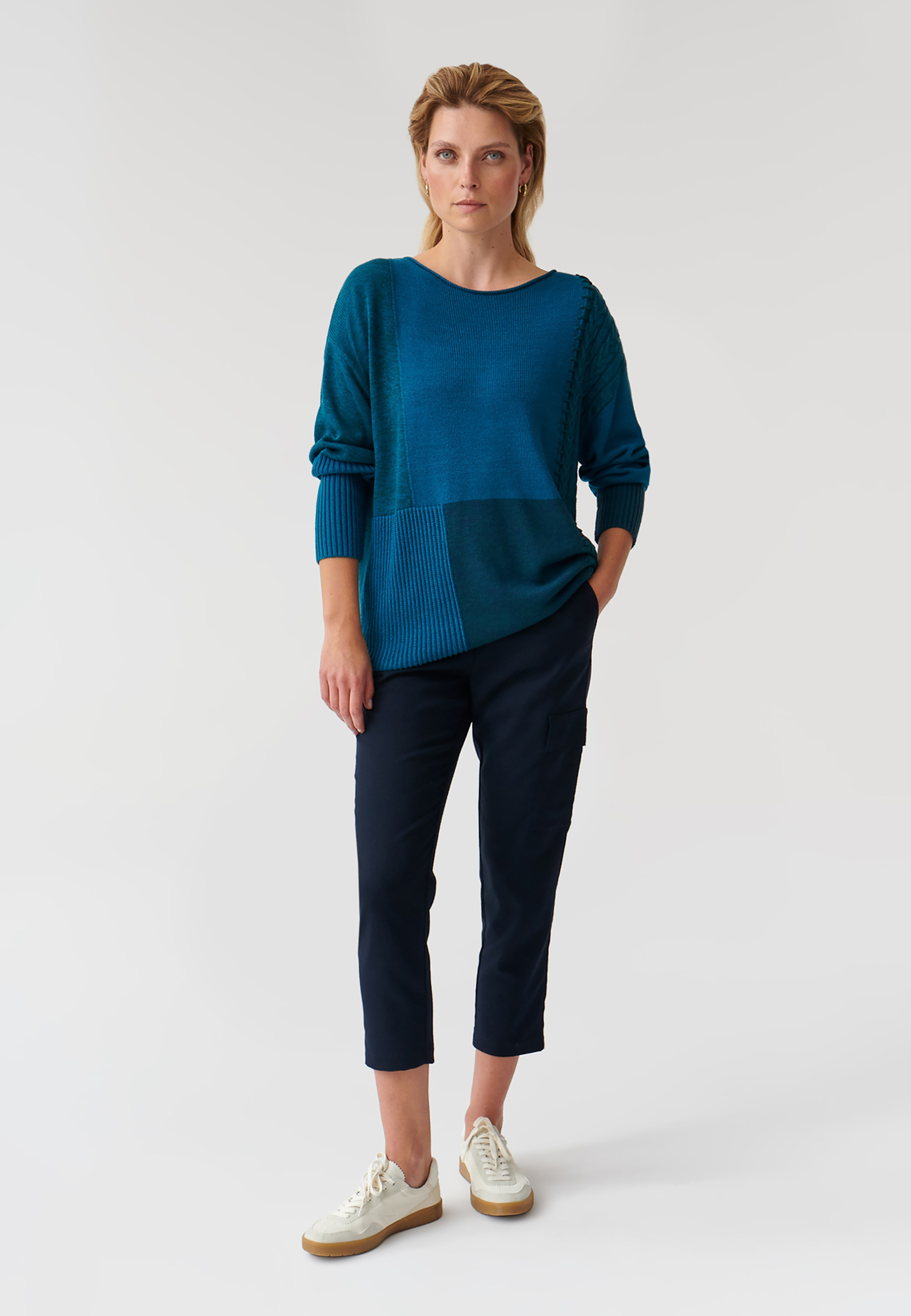 LUŹNY SWETER DAMSKI MAJO