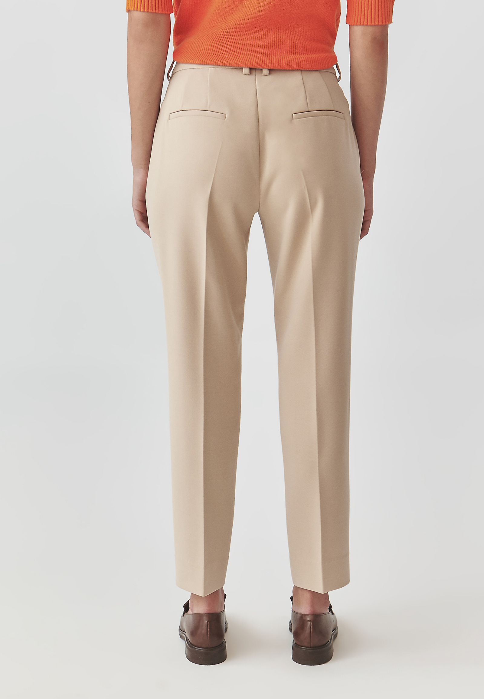 ELEGANTNÍ DÁMSKÉ PLÁTĚNÉ KALHOTY S PUKY - RIMINI ELEGANTNÍ DÁMSKÉ PLÁTĚNÉ KALHOTY S PUKY - RIMINI BÉŽOVÁ 100058