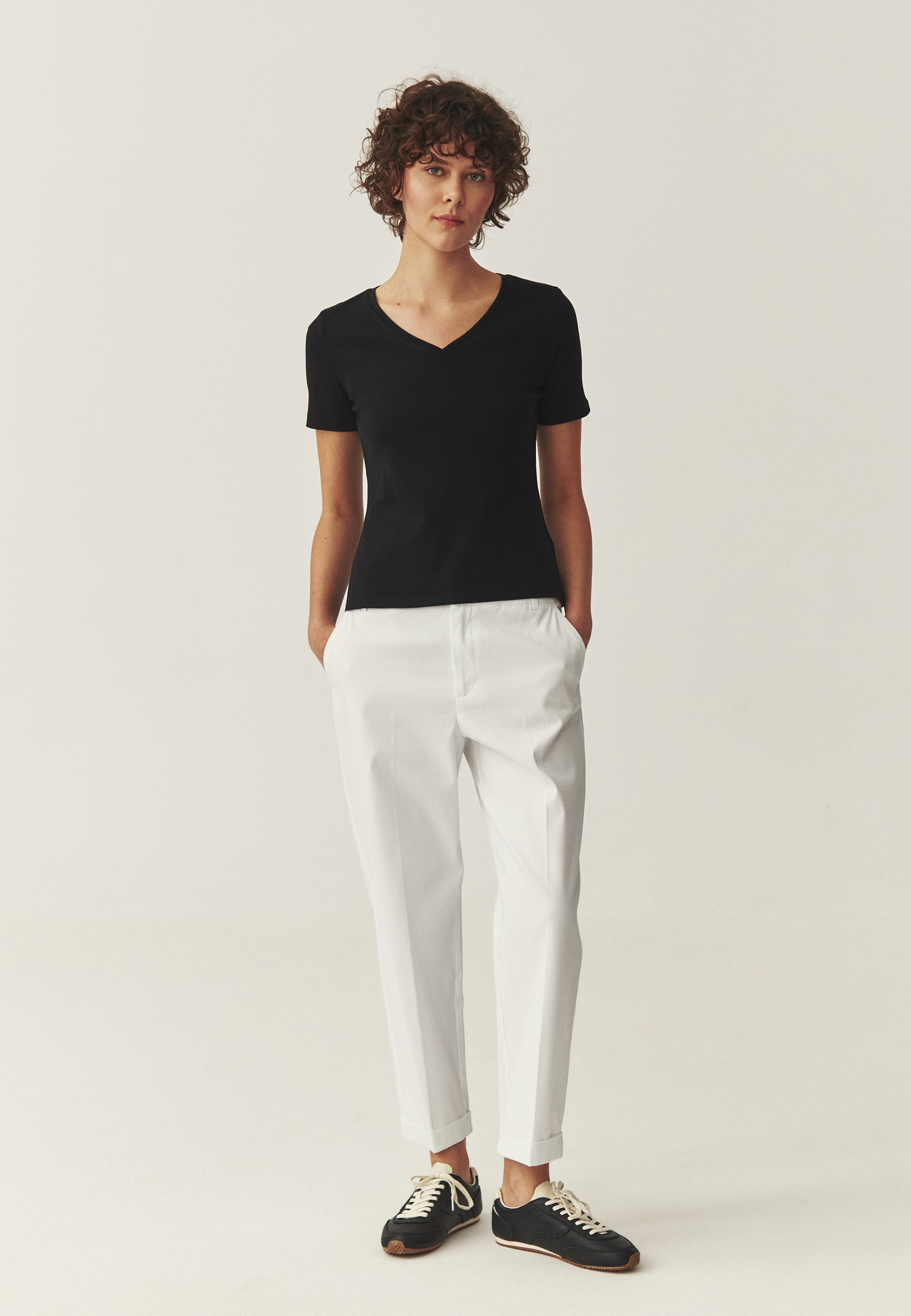 PŘILÉHAVÉ BAVLNĚNÉ TRIČKO – FINI