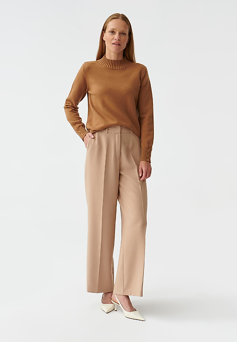 UNIVERZÁLNÍ DÁMSKÝ SVETR S POLOROLÁKEM WARKOMI BÉŽOVÁ 2