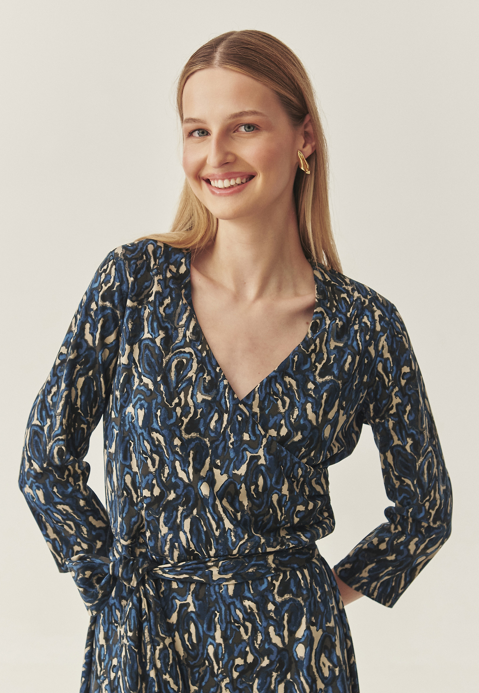 ROCHIE MIDI FEMININĂ CU DESIGN ORIGINAL - IGA ROCHIE MIDI FEMININĂ CU DESIGN ORIGINAL - IGA MULTICOLOR 118856