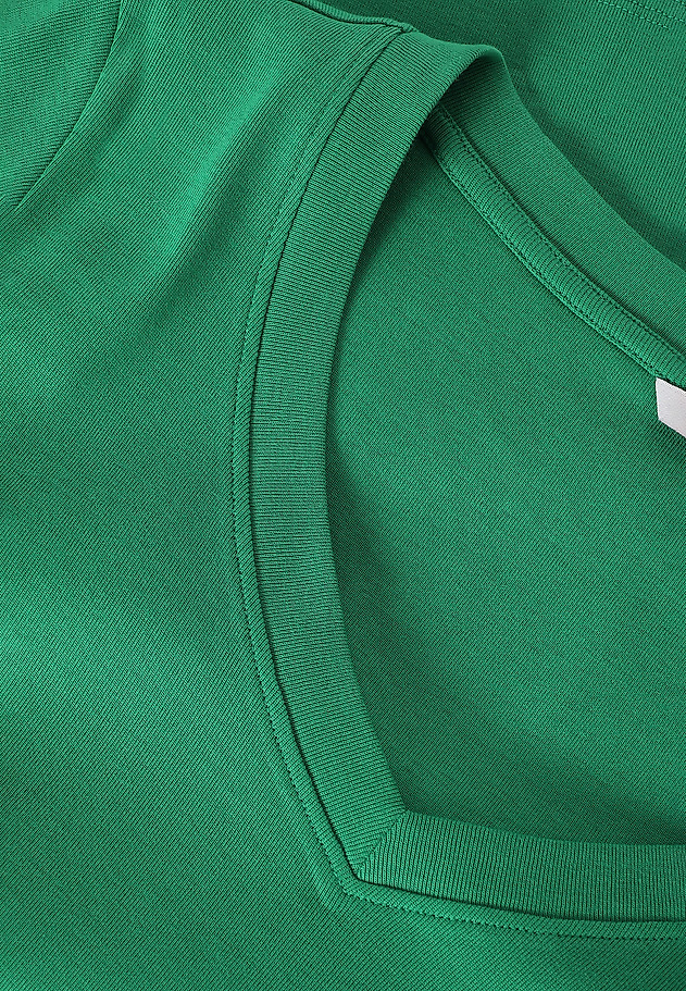 LADIES’ T-SHIRT WITH DEEP V-SHAPED NECKLINE - NOTA LADIES’ T-SHIRT WITH DEEP V-SHAPED NECKLINE - NOTA GREEN 8