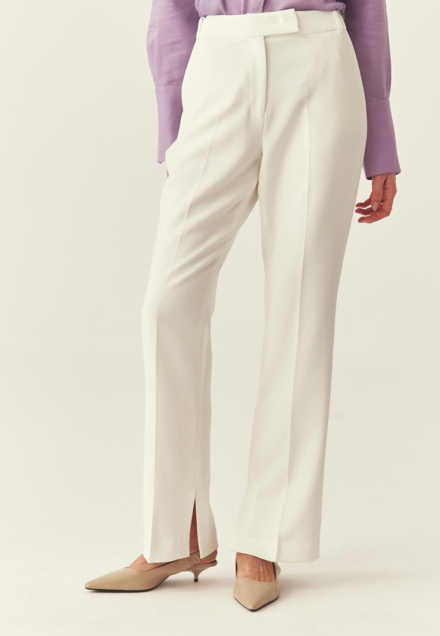 KOSTÝMOVÉ KALHOTY S PUKY – MARKIZA