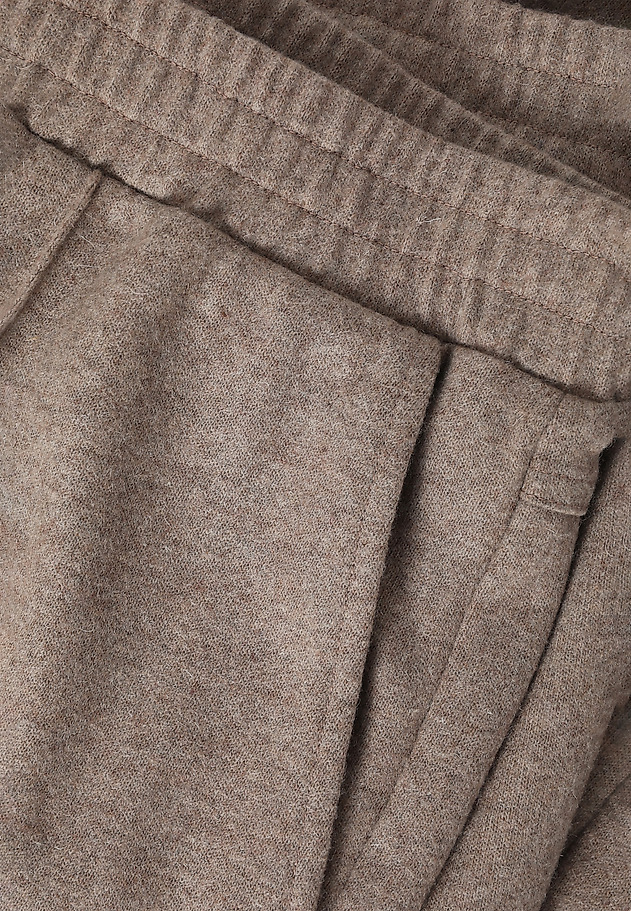 LADIES' KNITTED CIGARETTE TROUSERS — SUMKO 1 LADIES' KNITTED CIGARETTE TROUSERS — SUMKO 1 BEŻOWY 5