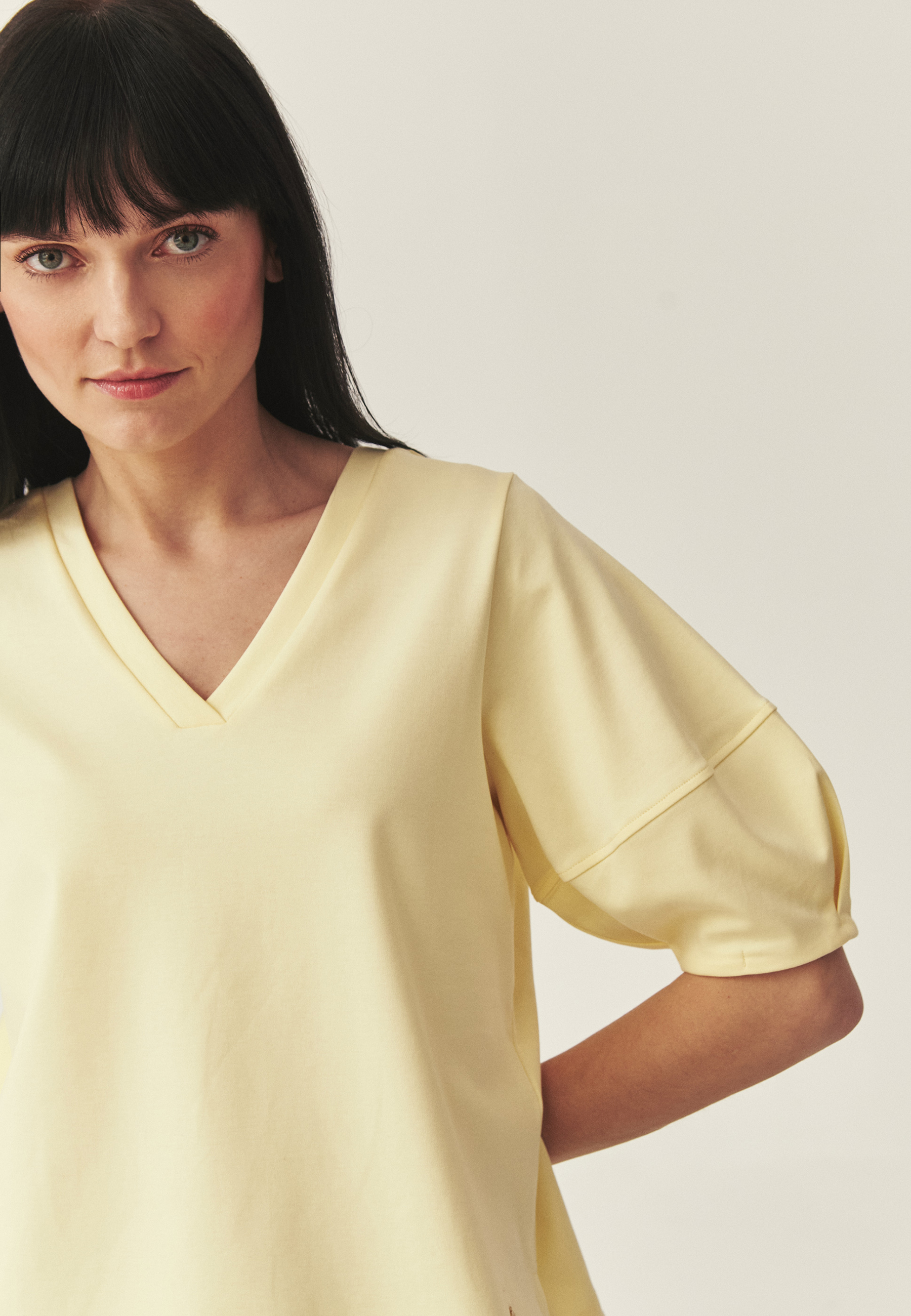 BLÚZKA S BALÓNOVÝMI RUKÁVMI – BEESA 1