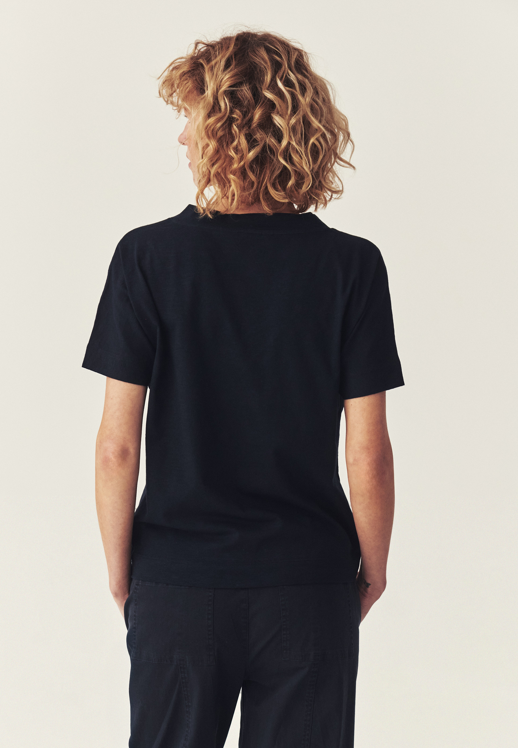 LUŹNY T-SHIRT Z BAWEŁNY - LALIQ