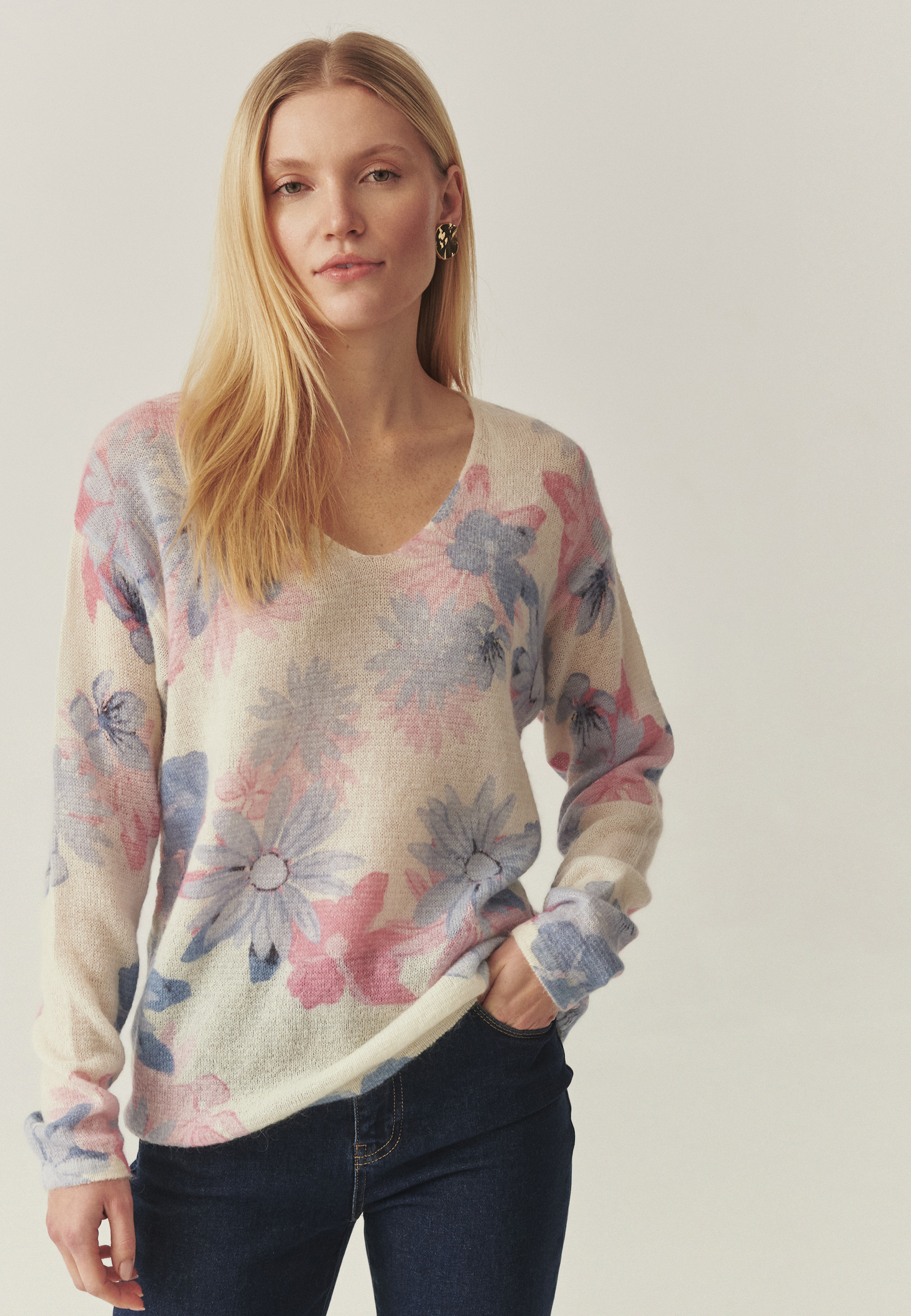 PULOVER CU IMPRIMEU FLORAL — SOLO MULTICOLOR 2