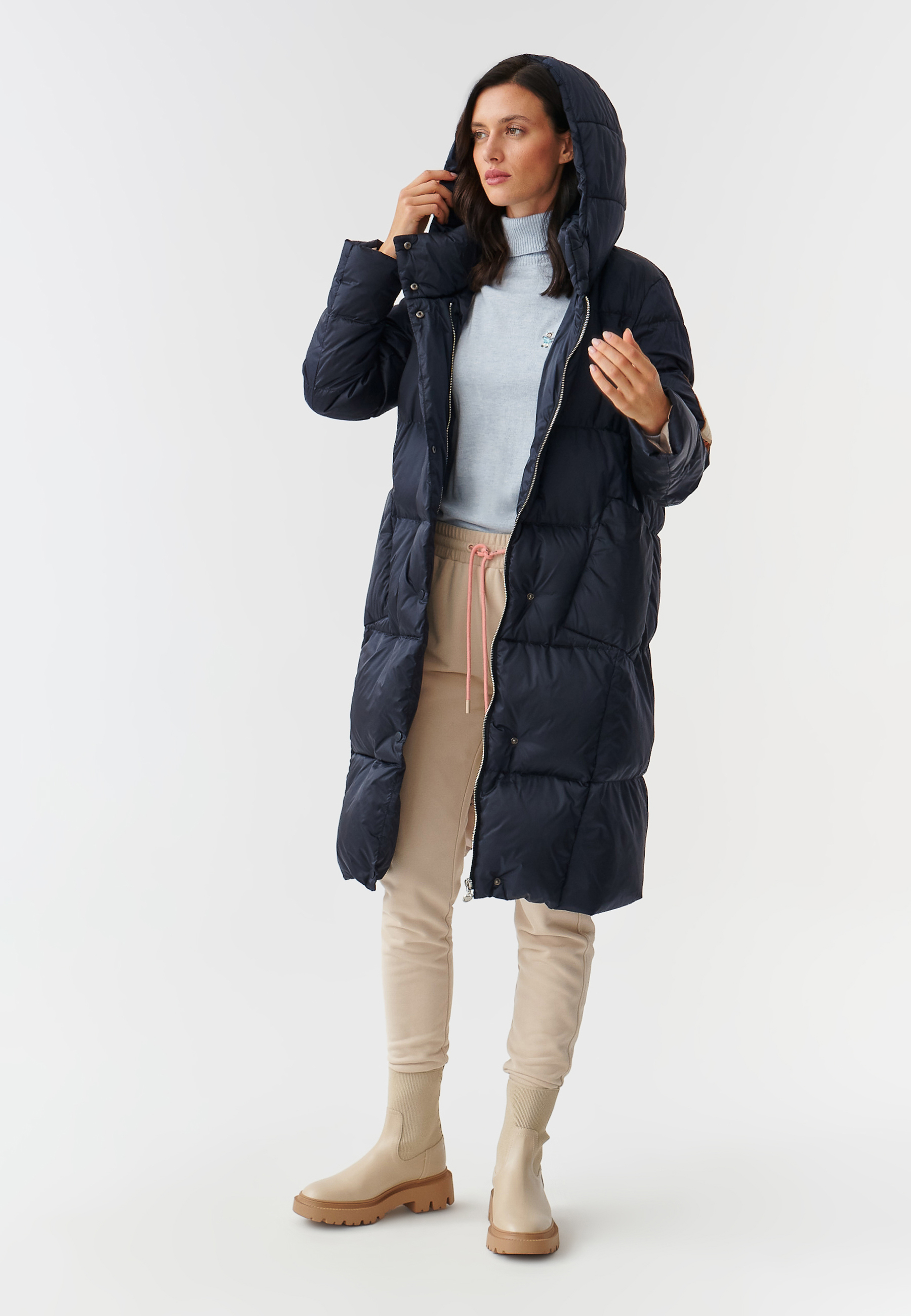 DAMSKI PŁASZCZ PUCHOWY Z NASZYWKAMI Z MISIEM USZATKIEM MORENA