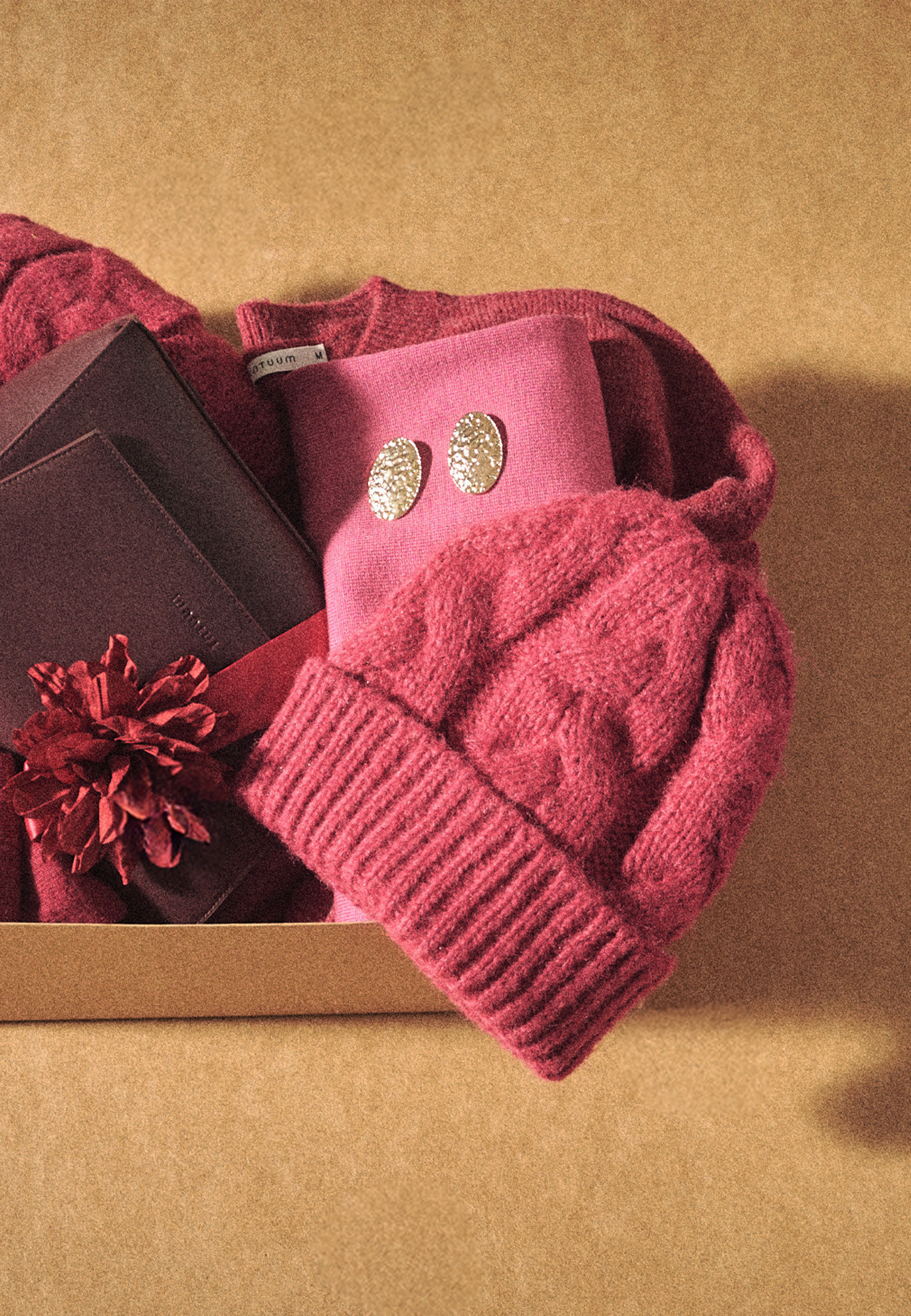 CZAPKA Z DOMIESZKĄ WEŁNY - WERONA 1 CZERWONY 2