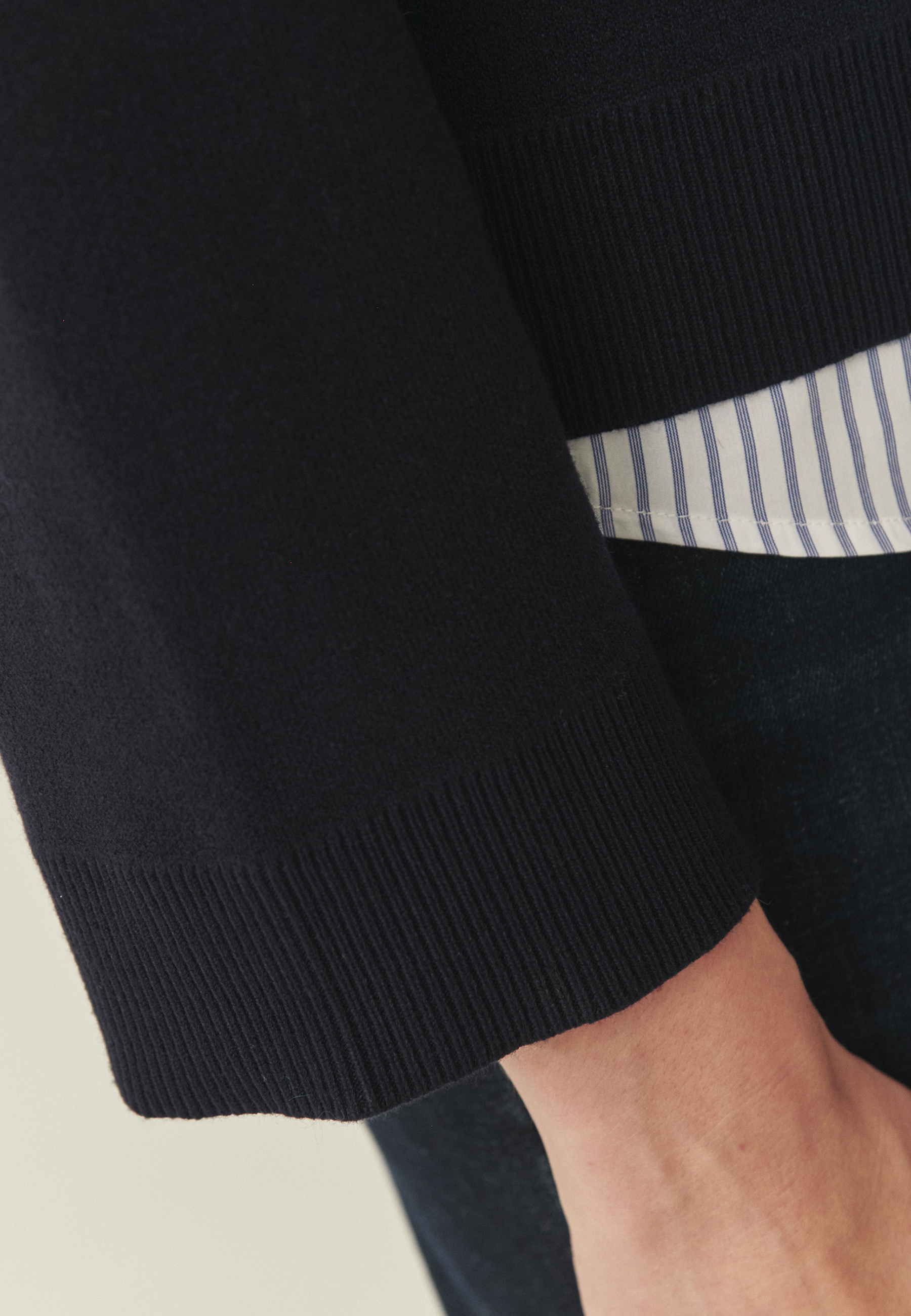 CASUAL TURTLENECK WITH LENZING™ ECOVERO™ VISCOSE - COLLIN NAVY BLUE 2