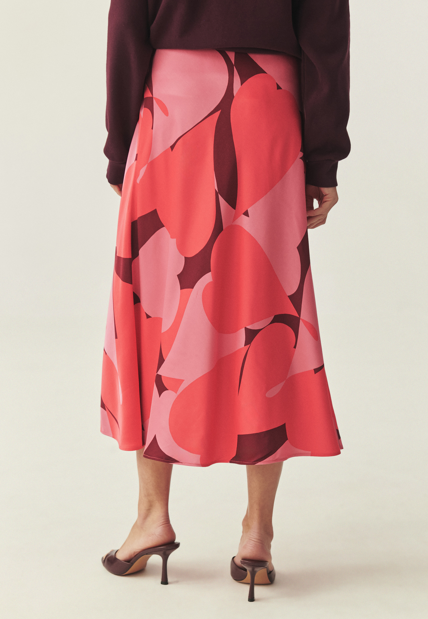 SATYNOWA SPÓDNICA Z AUTORSKIM WZOREM - LILA CZERWONY 2
