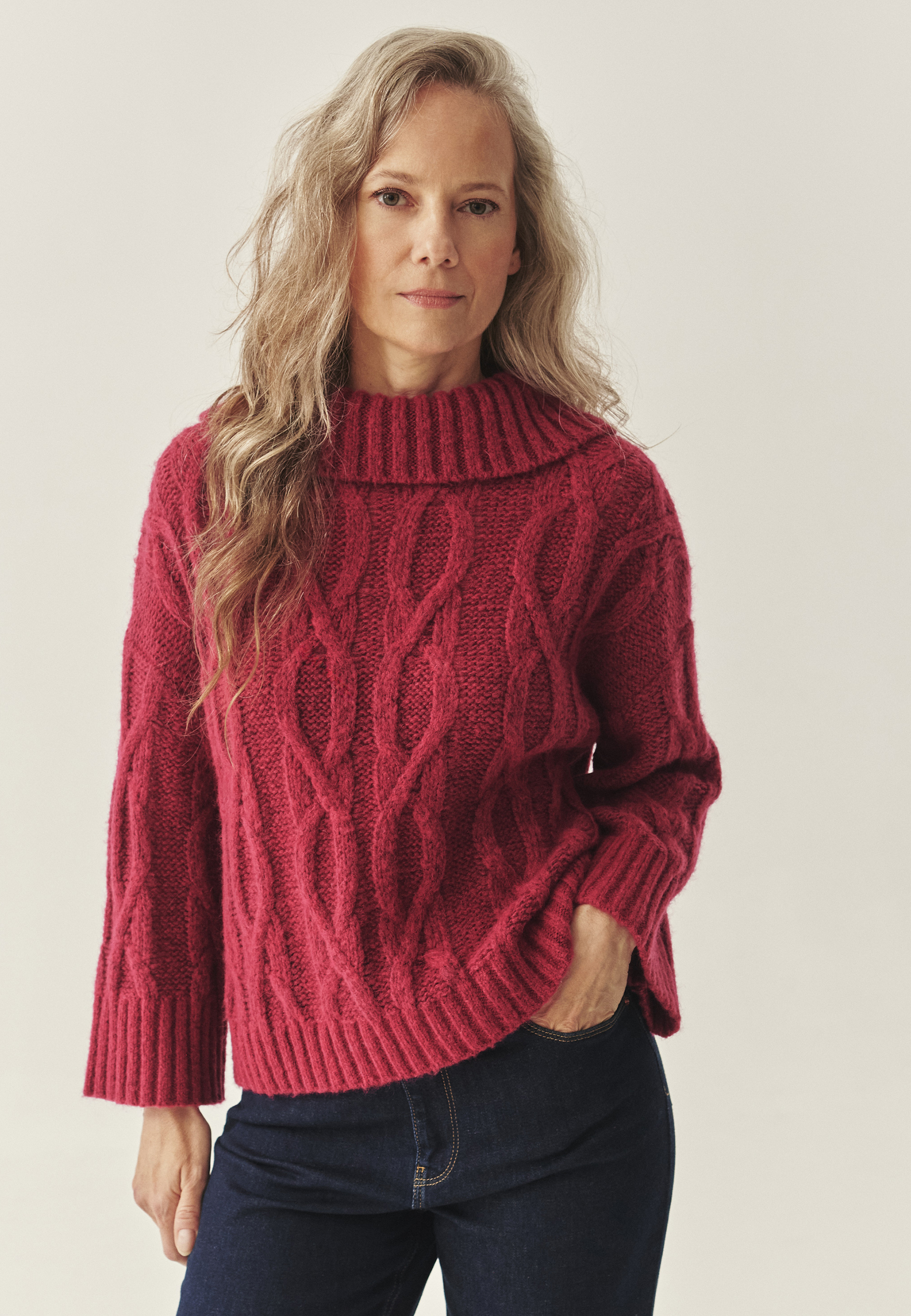 OHLAPEN PULOVER Z VOLNO IN MOHERJEM - SERVA RDEČA 2