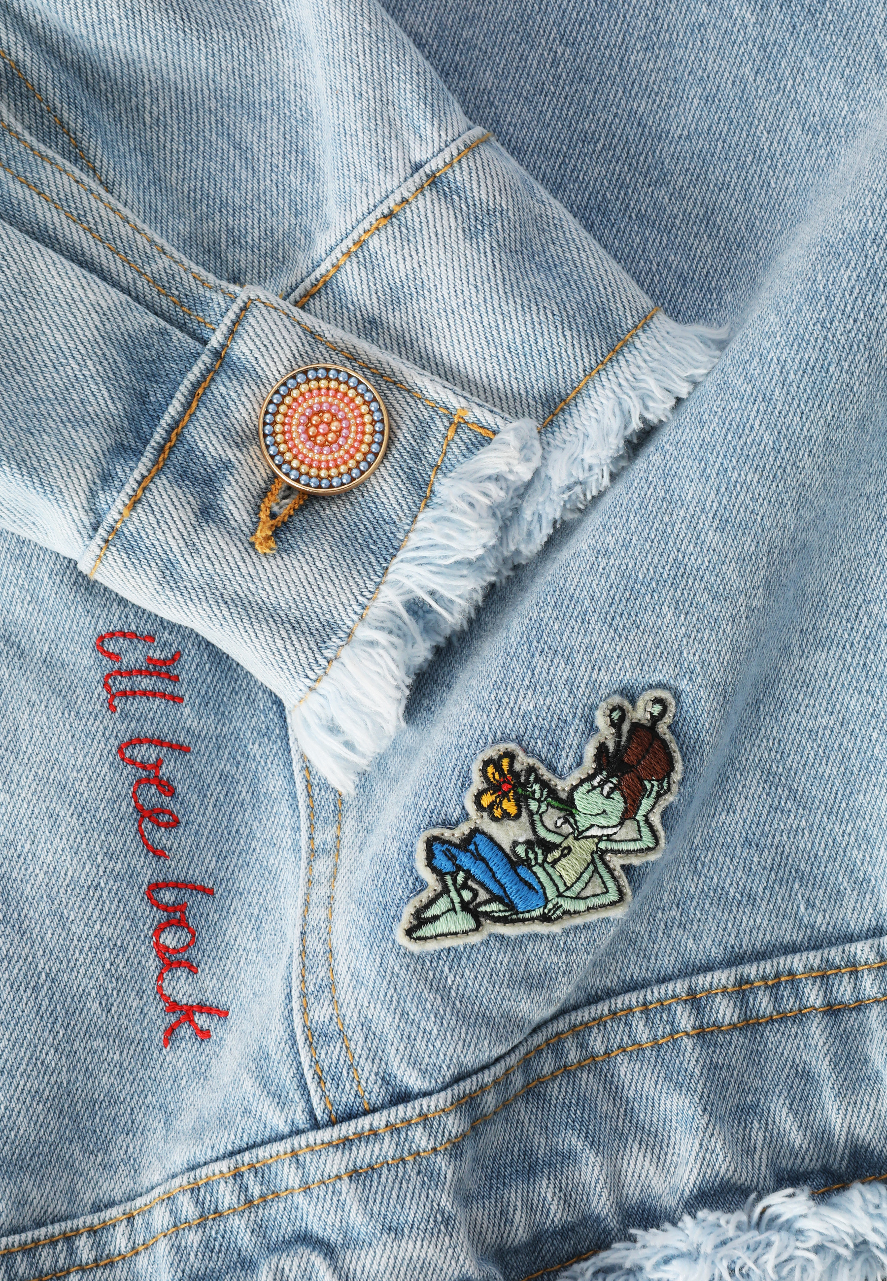 DENIM JACKET WITH EMBROIDERY - WARATIKA