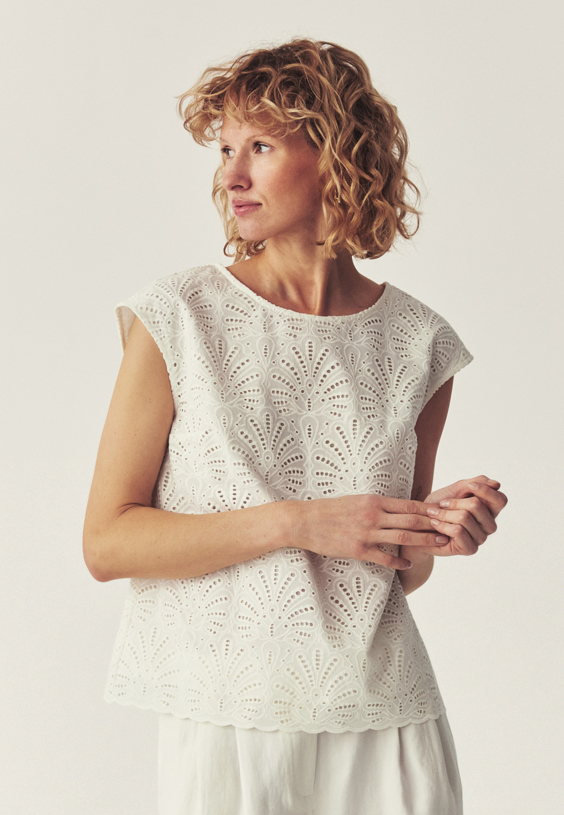 BAWEŁNIANA BLUZKA Z HAFTEM - BASITA ECRU 2