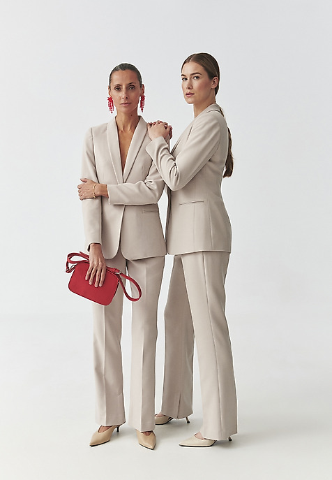 CZERWONA TOREBKA Z KWIATOWYM MOTYWEM — ROSENA CZERWONA TOREBKA Z KWIATOWYM MOTYWEM — ROSENA