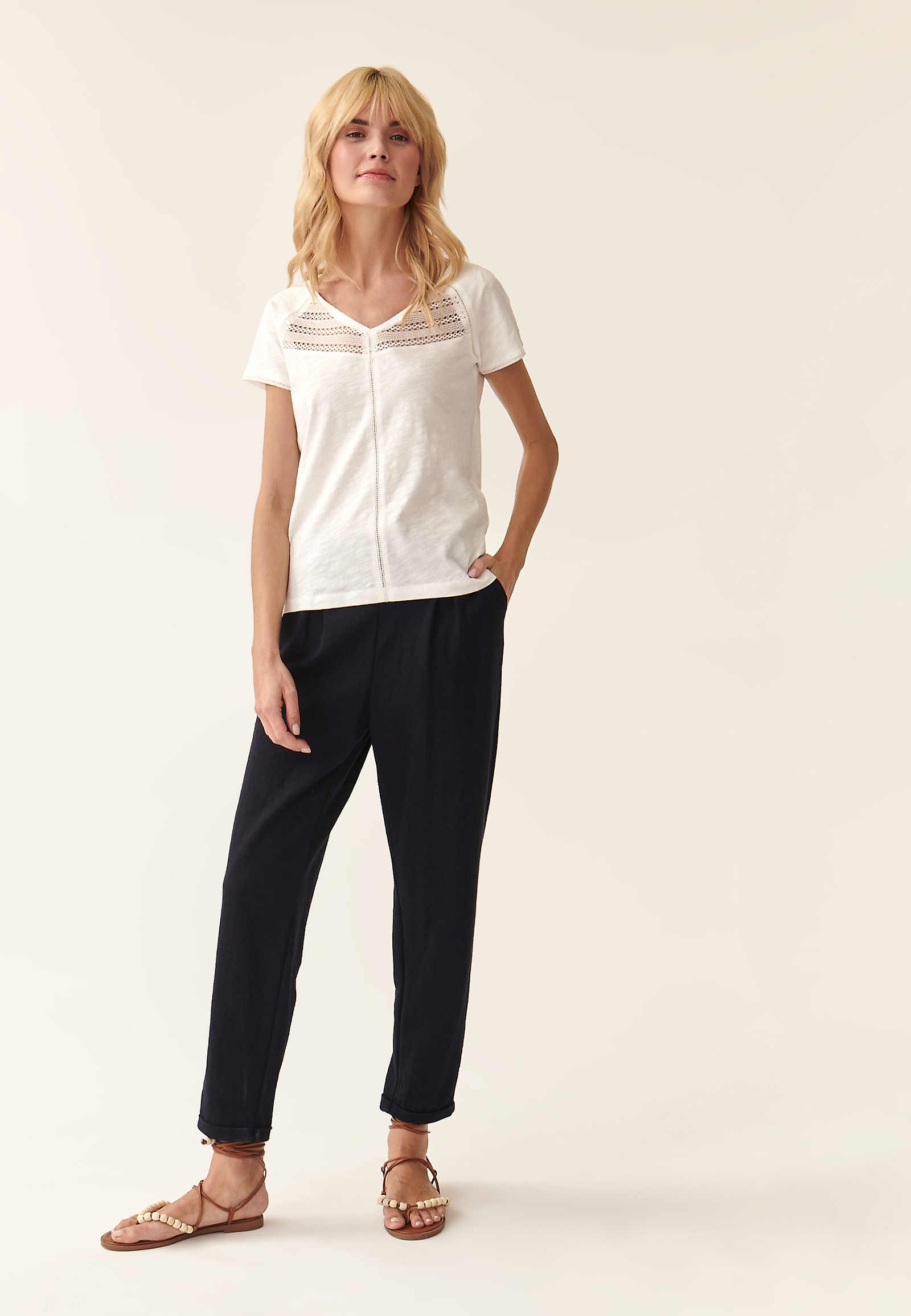 HALENKA S PROLAMOVANÝMI VSADKAMI AGDA HALENKA S PROLAMOVANÝMI VSADKAMI AGDA ECRU 87630