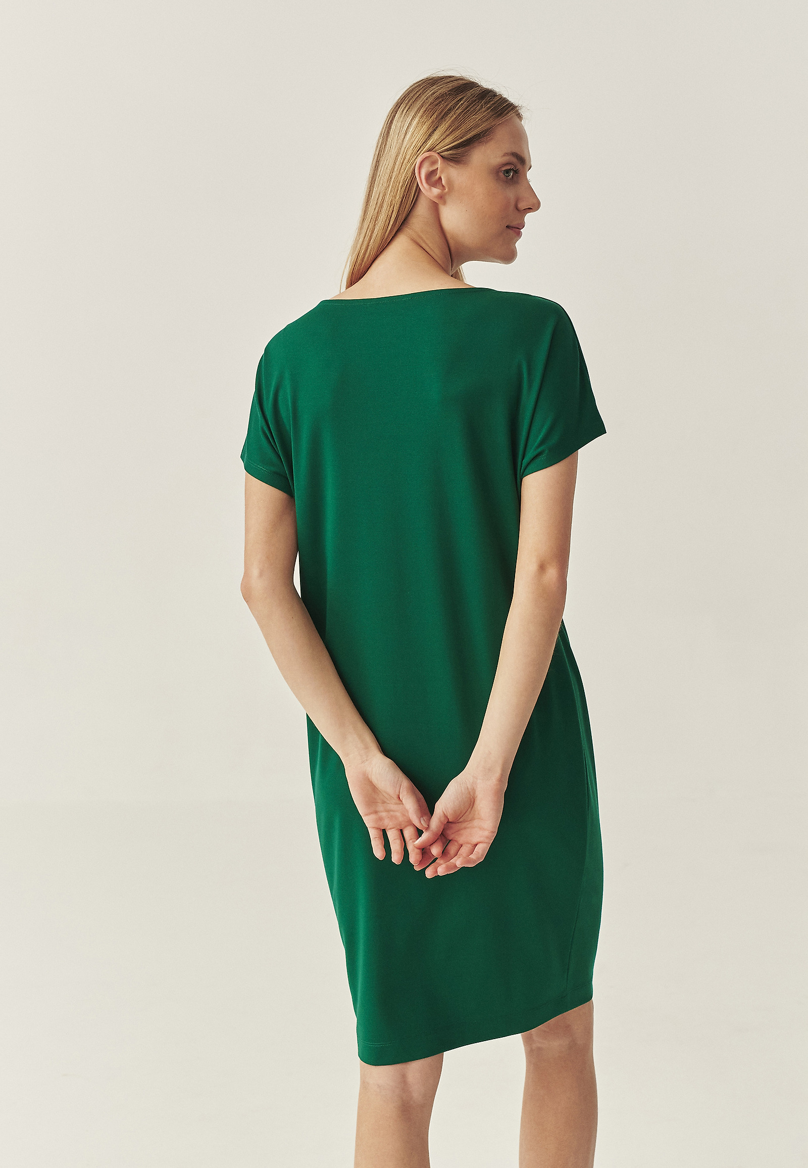 ROCHIE TRICOTATĂ CU DECOLTEU ÎN CADRĂ - ZORIMAX ROCHIE TRICOTATĂ CU DECOLTEU ÎN CADRĂ - ZORIMAX VERDE 114497