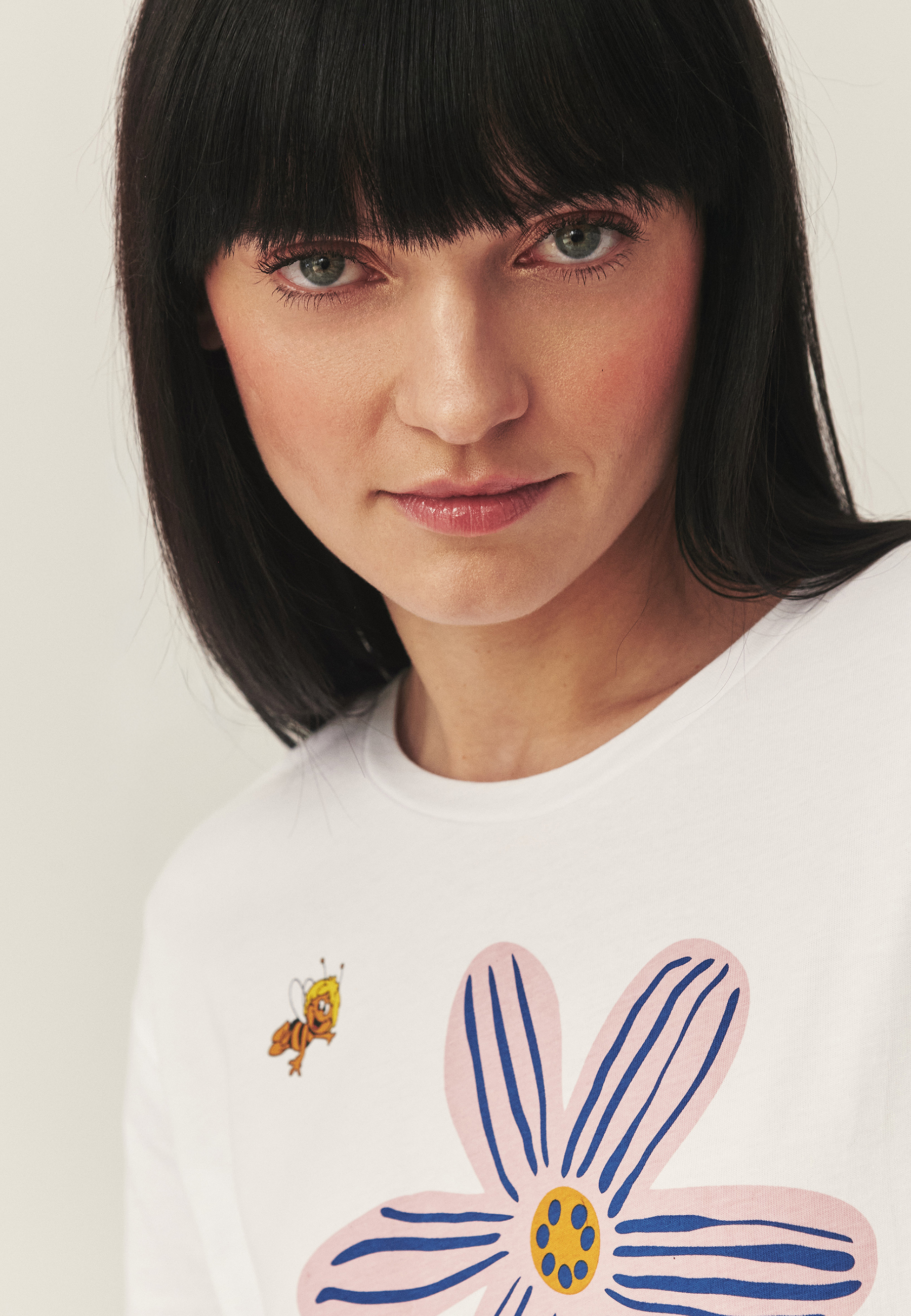 BAVLNENÉ TRIČKO S KVETINOVOU POTLAČOU – CARLA