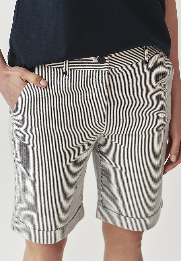 LADIES’ MARINE SHORTS IN LIGHT STRIPES PATTERN - SORO LADIES’ MARINE SHORTS IN LIGHT STRIPES PATTERN - SORO MULTIKOLOR 4