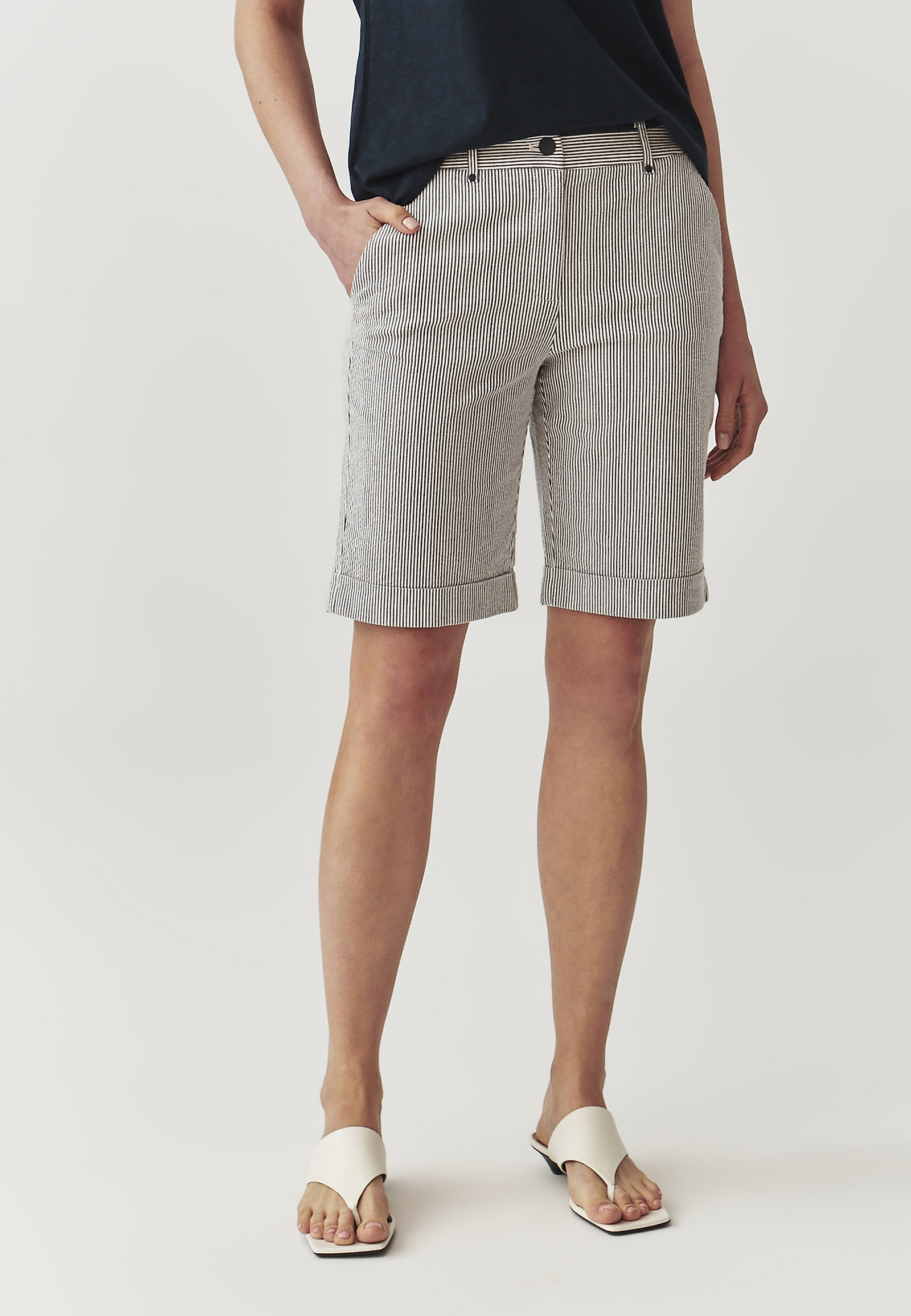 HÖLGY MARIN SHORTS VILÁGOS CSÍKOS MINTÁBAN - SORO HÖLGY MARIN SHORTS VILÁGOS CSÍKOS MINTÁBAN - SORO TÖBBSZÍNŰ 97667