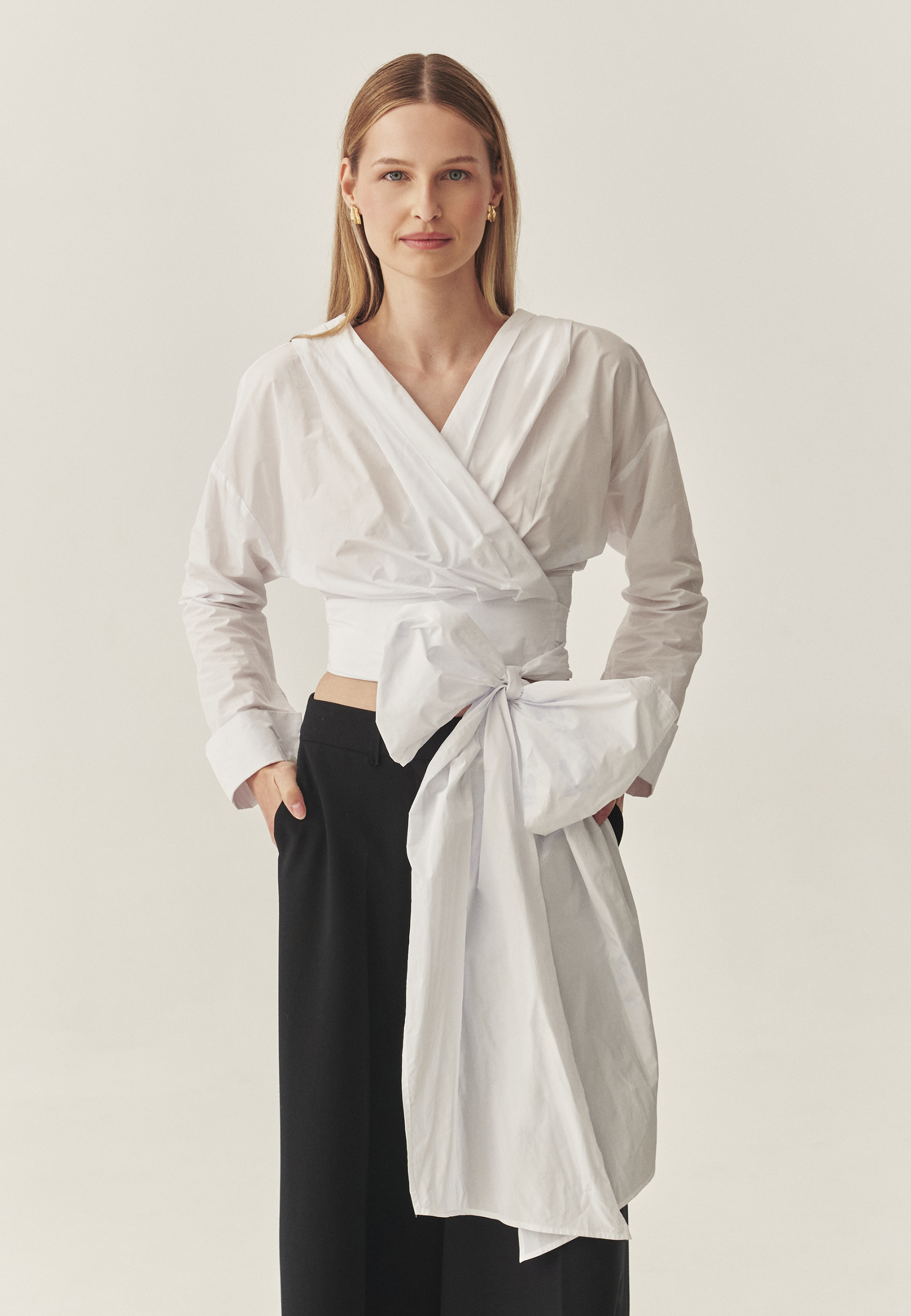 LADIES' WOVEN BLOUSE WITH A WIDE WAIST TIE BELT—KORKO WHITE 2