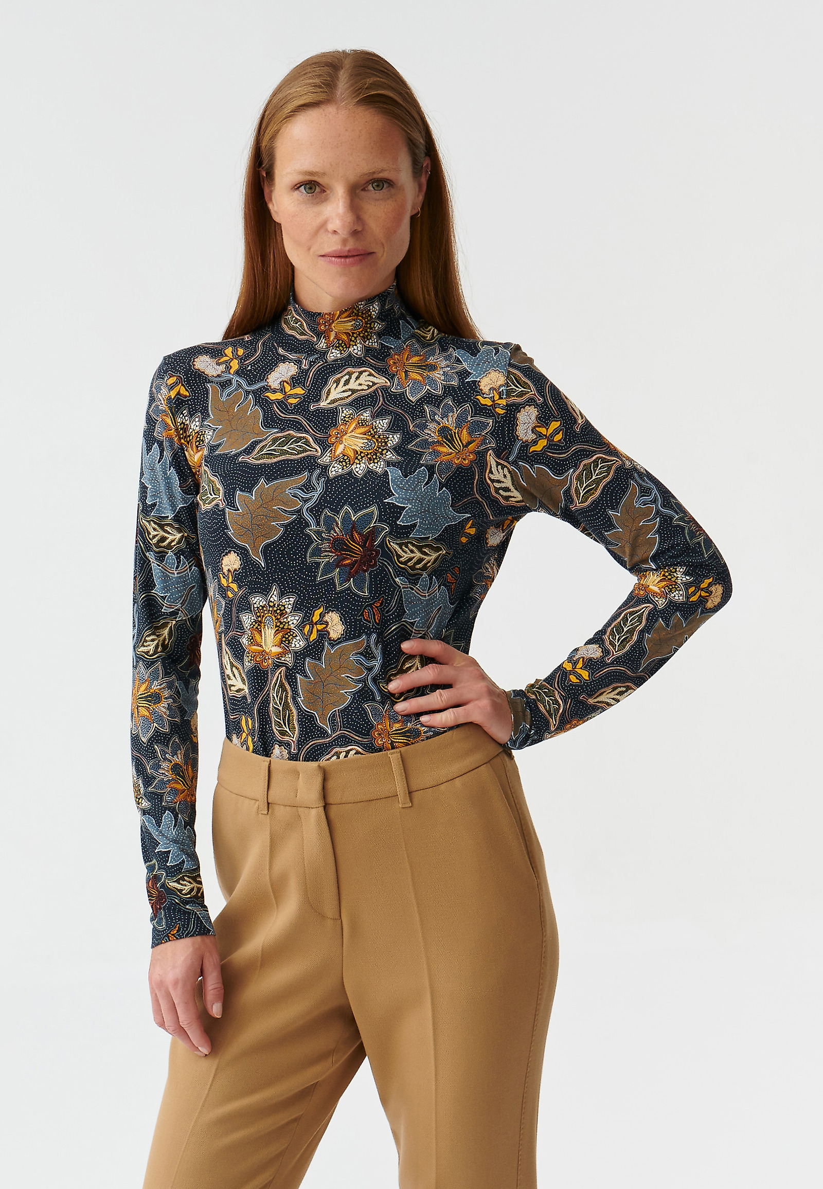 WZORZYSTA DZIANINOWA BLUZKA DAMSKA Z PÓŁGOLFEM LEMIKI WZORZYSTA DZIANINOWA BLUZKA DAMSKA Z PÓŁGOLFEM LEMIKI MULTIKOLOR 90923