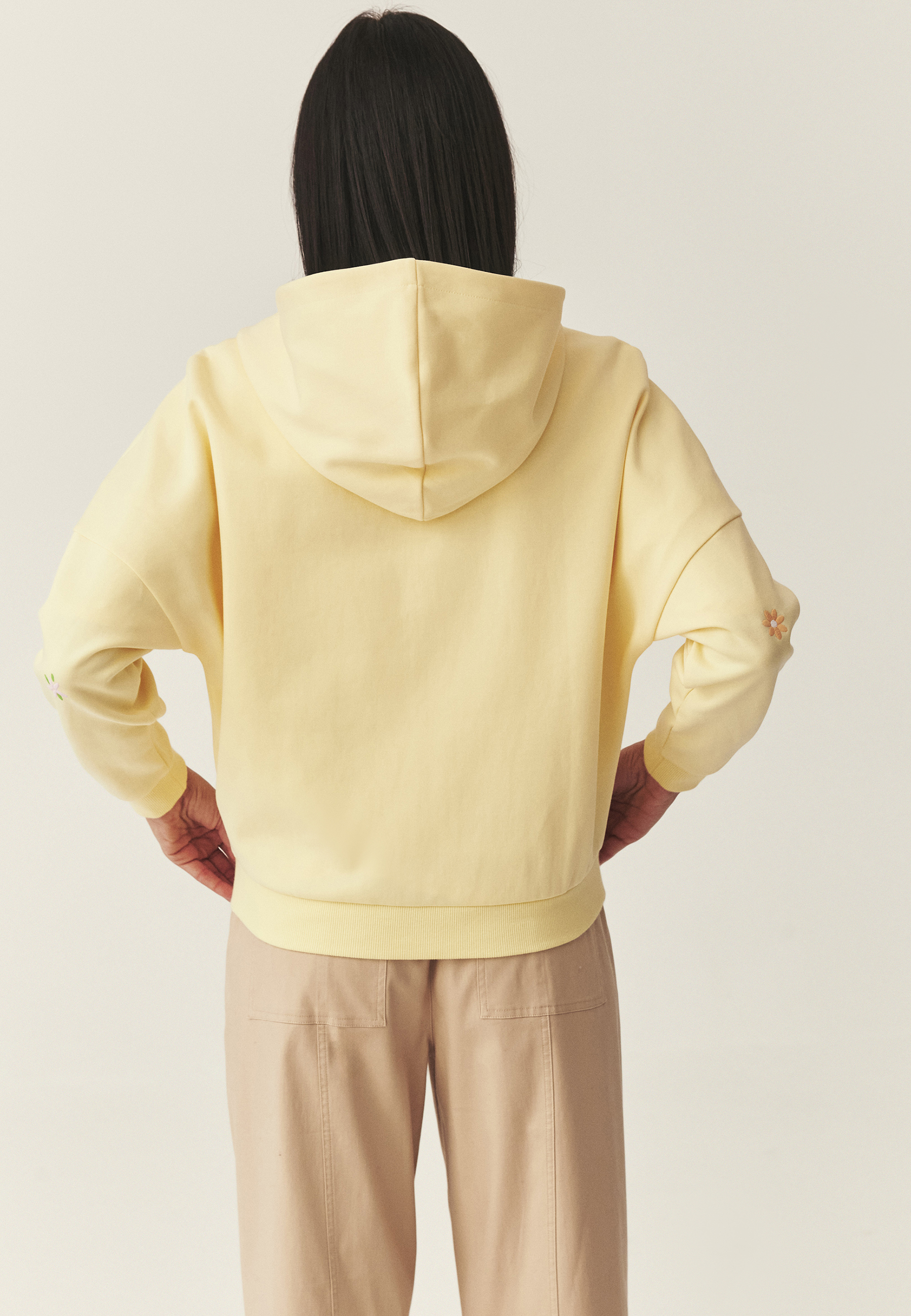 MÁSLOVÁ MIKINA S KAPUCÍ – WING