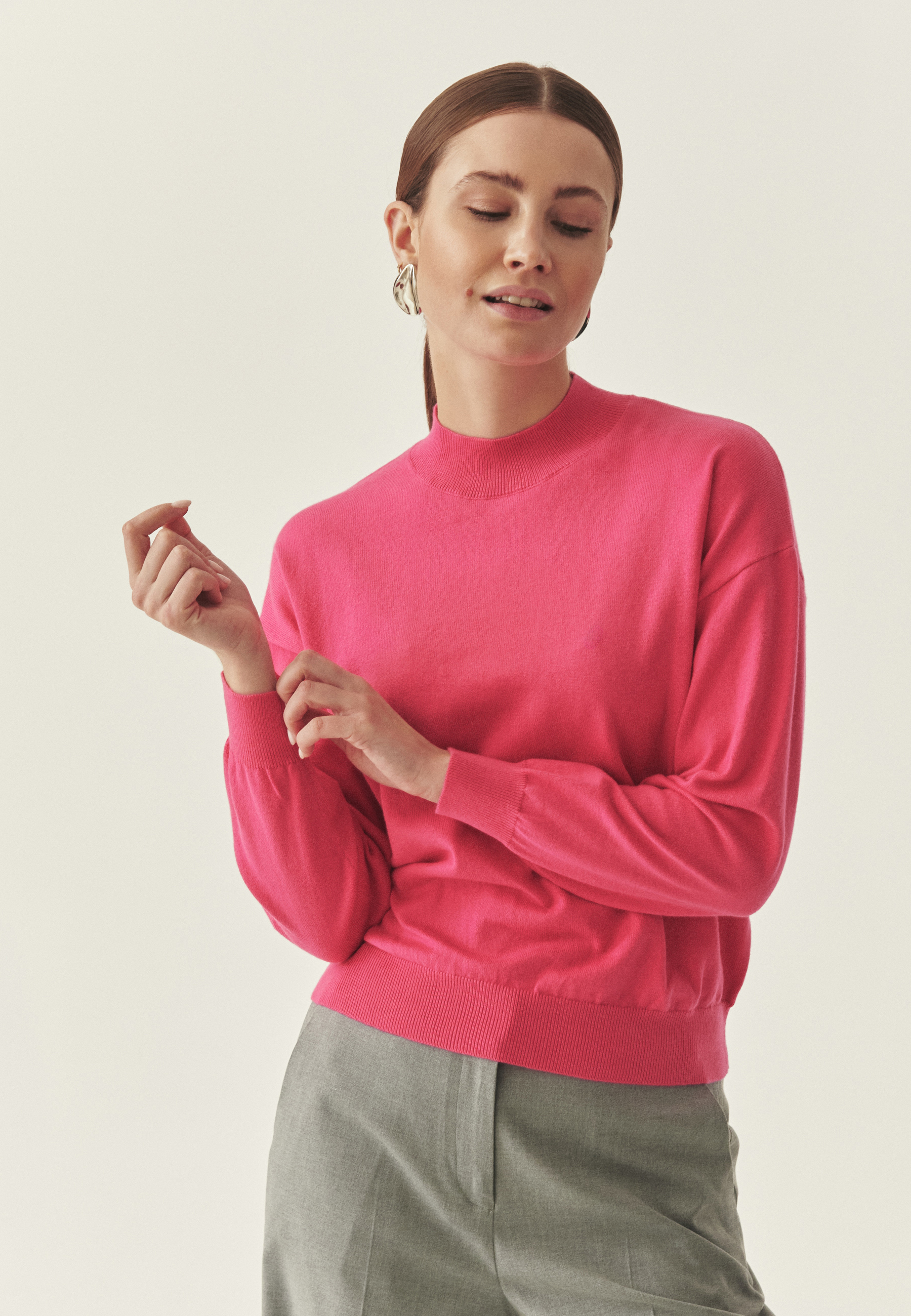 CASUALOWY SWETER Z WEŁNĄ - NAWI RÓŻOWY 2