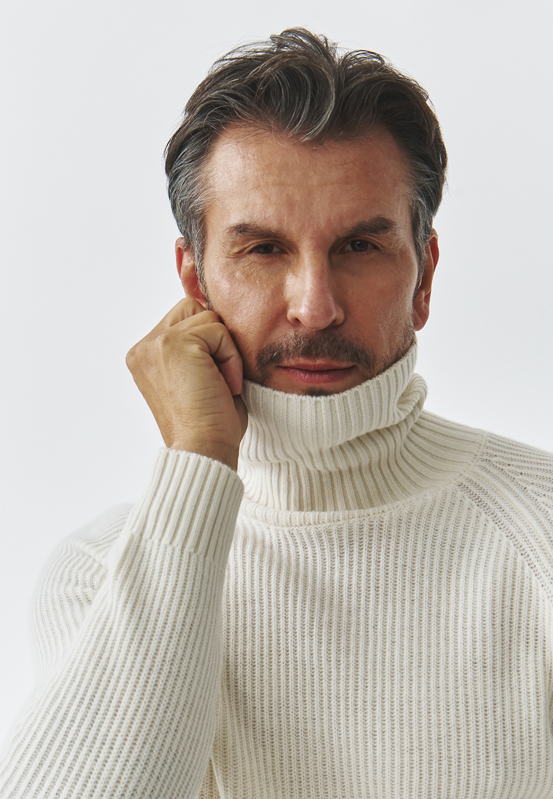 PÁNSKÝ VLNĚNÝ SVETR S ROLÁKEM — PABLO