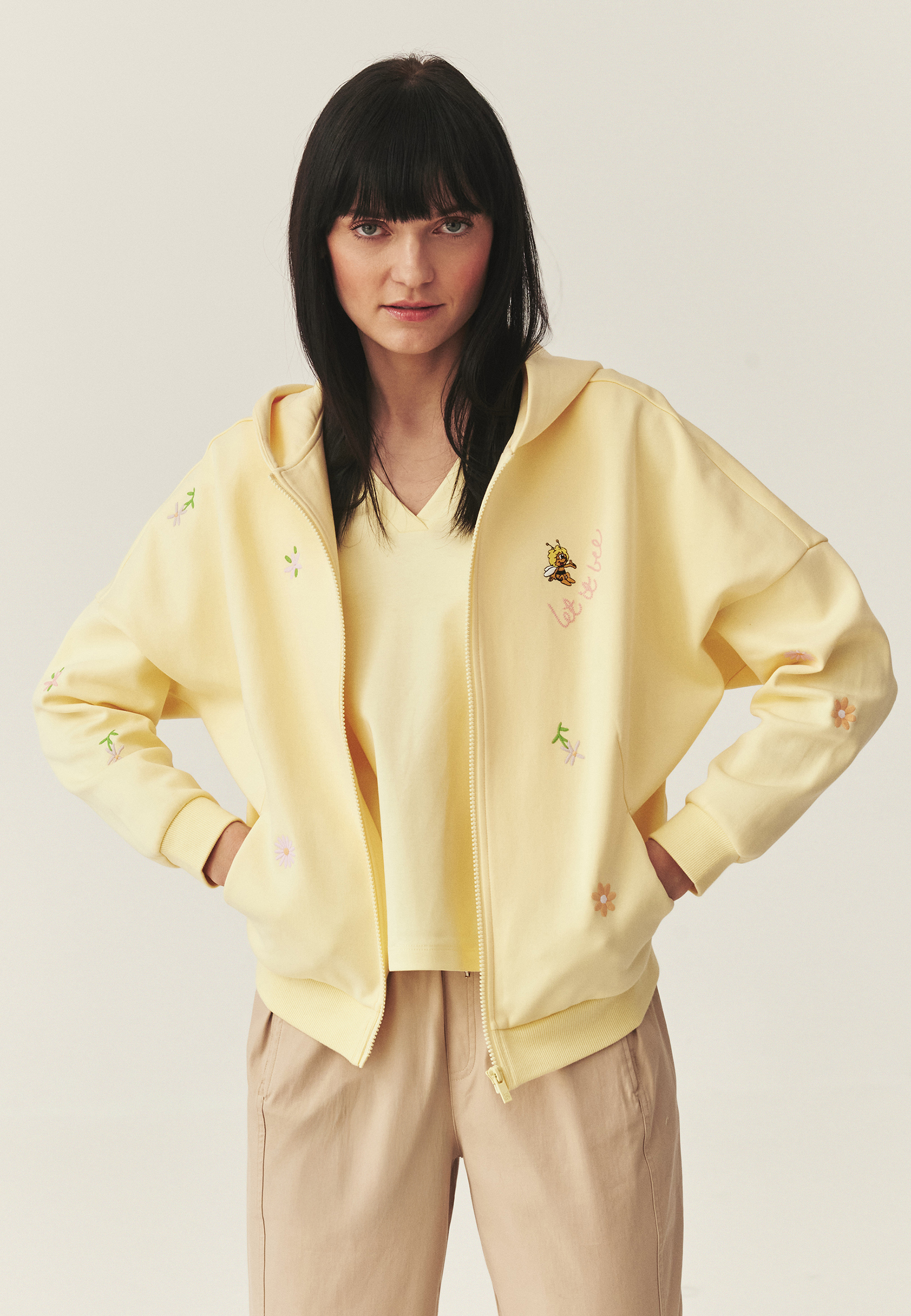 MÁSLOVÁ MIKINA S KAPUCÍ – WING