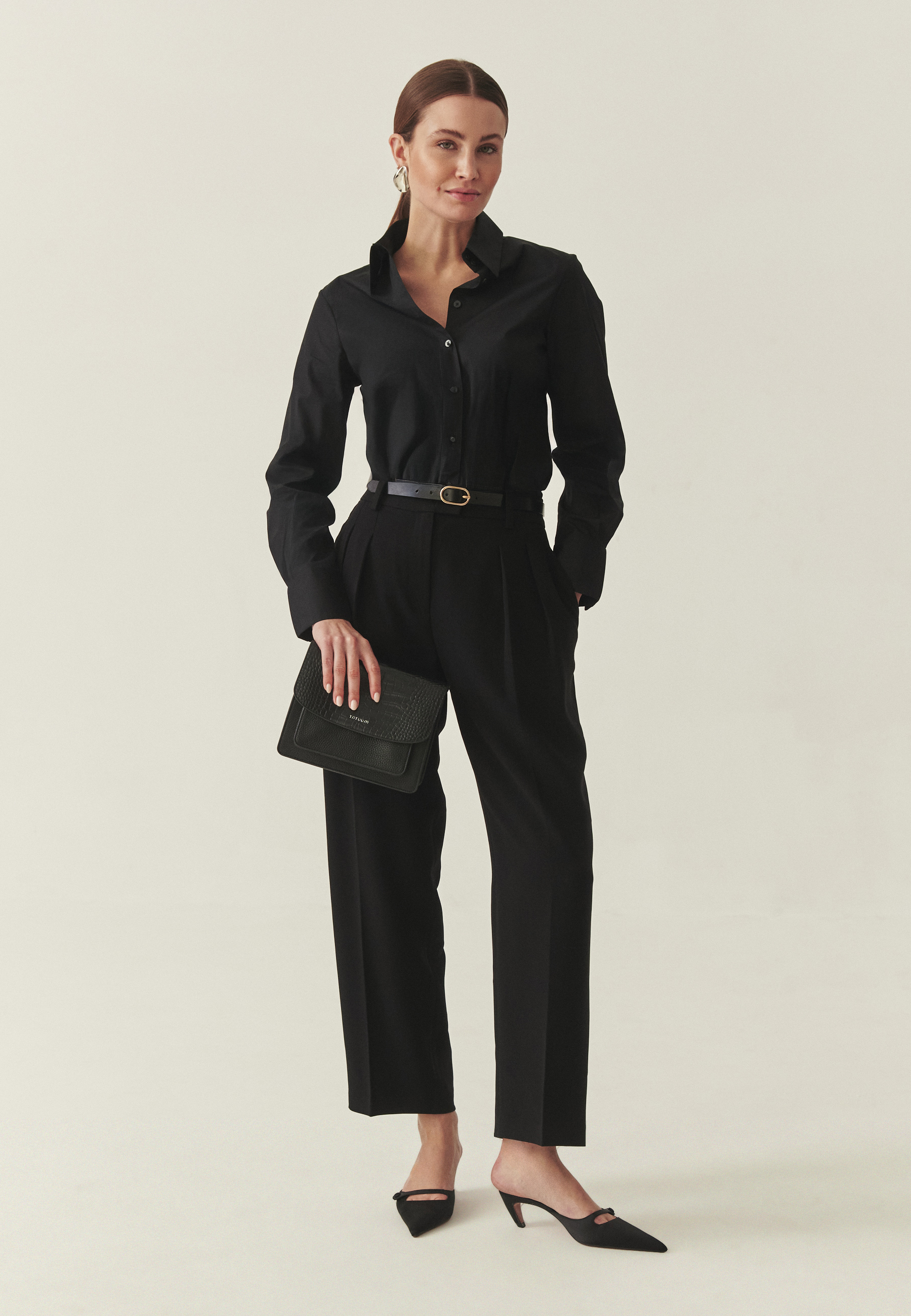 KOSTÝMOVÉ NOHAVICE VOĽNÉHO STRIHU - ULTO