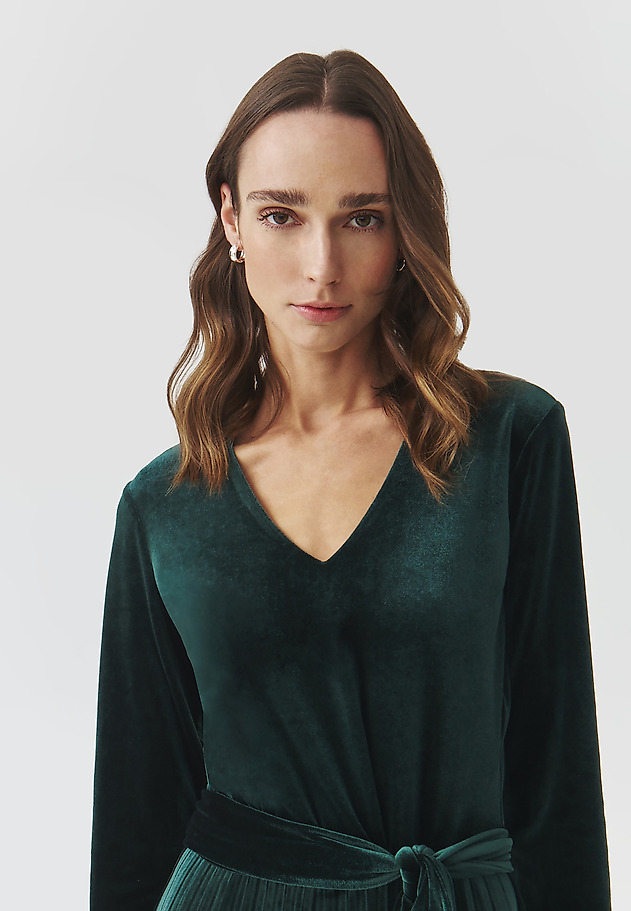KNITTED DRESS WITH A FLARED AND PLEATED BOTTOM — ANIKAMI KNITTED DRESS WITH A FLARED AND PLEATED BOTTOM — ANIKAMI ZIELONY 3