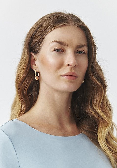 KLASYCZNA BLUZKA Z KRÓTKIM RĘKAWEM — MIKAJA NIEBIESKI 2