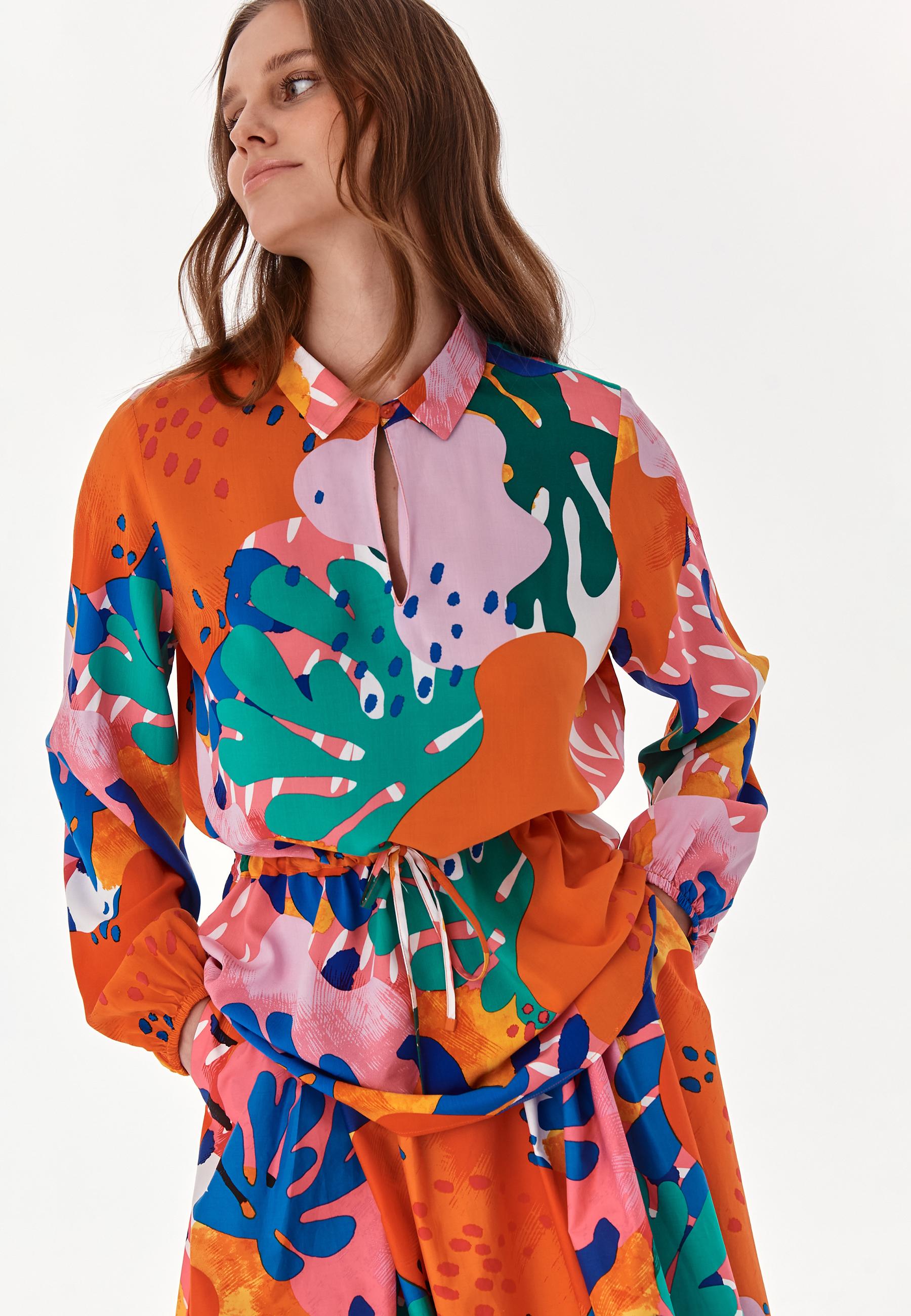 KOLEKCJA BLOOMING: WZORZYSTA BLUZKA DAMSKA LENAZJA