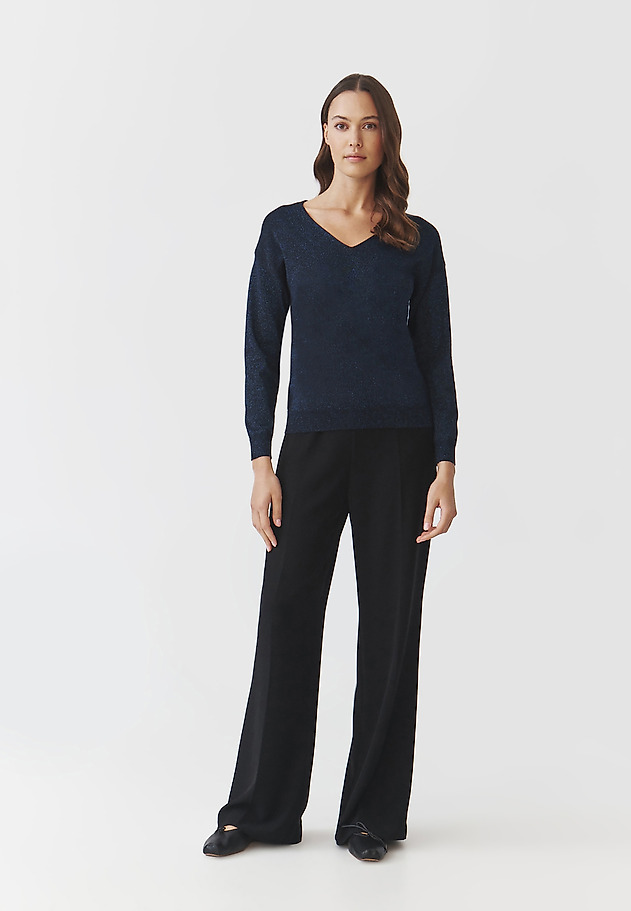 CLASSIC LADIES' JUMPER WITH V-NECK AND SHINY YARN — FLARE CLASSIC LADIES' JUMPER WITH V-NECK AND SHINY YARN — FLARE GRANATOWY 2