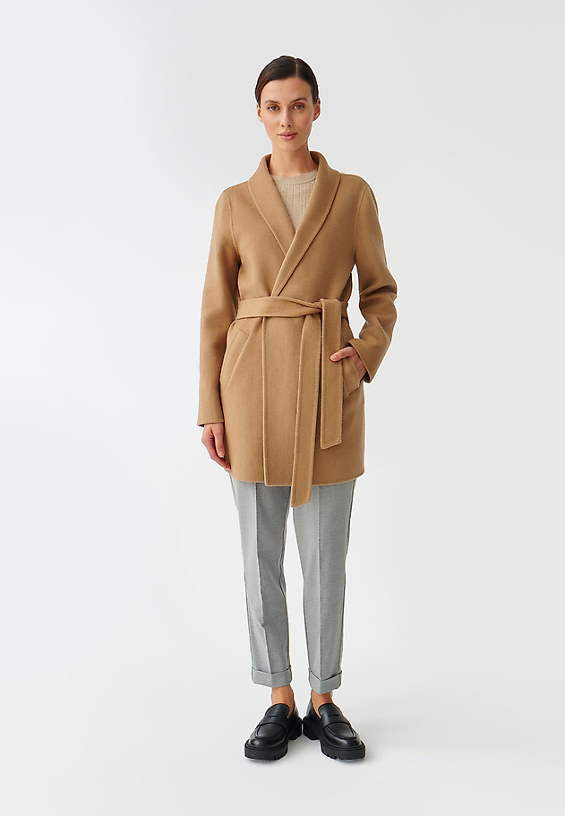 LADIES’ COAT WITH A BELT MOZA LADIES’ COAT WITH A BELT MOZA BEŻOWY 2
