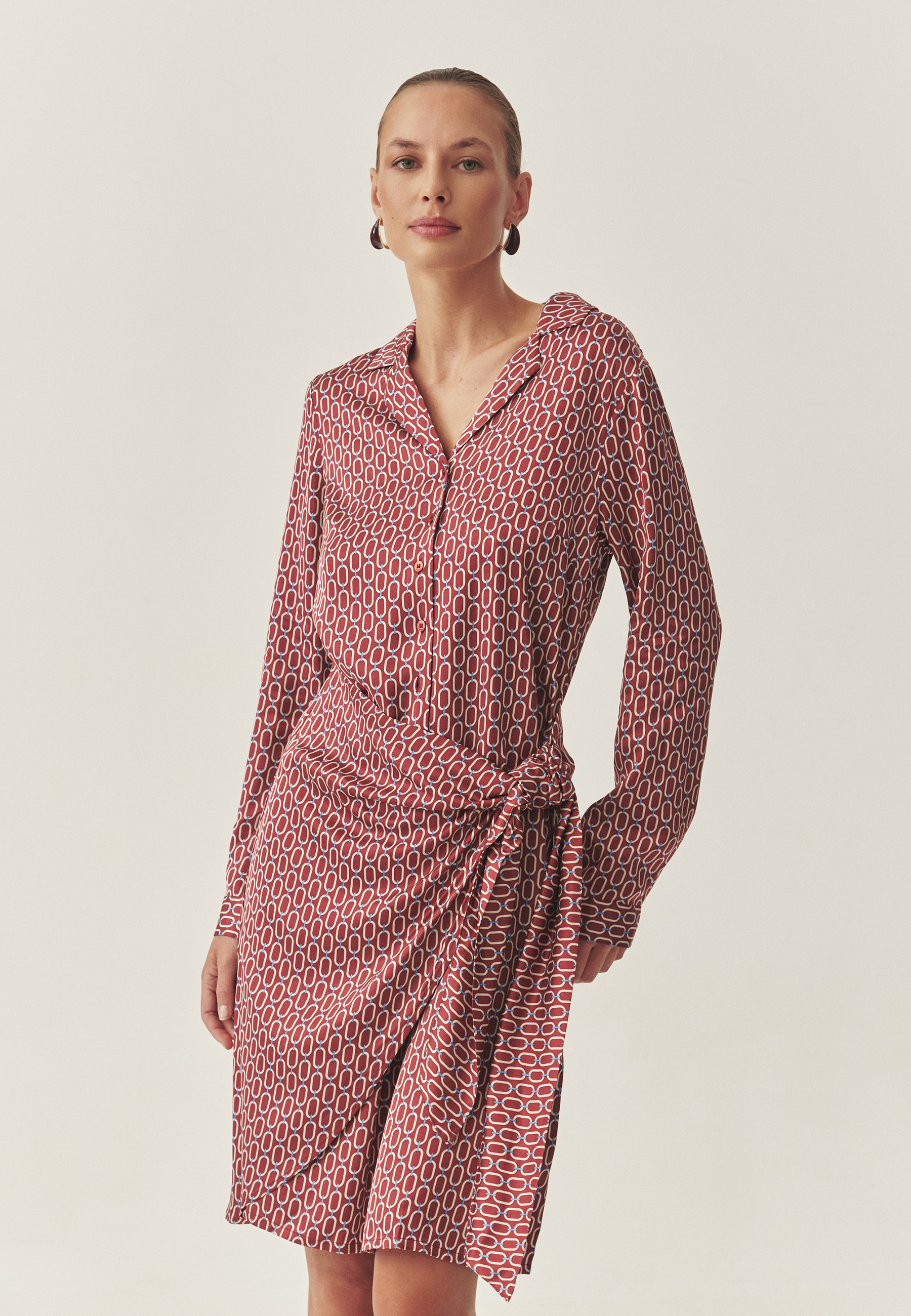 OBLEKA IZ VISKOZE S SRAJČNIM KROJEM IN AVTORSKIM VZORCEM - ZAMORA VEČBARVNA 2