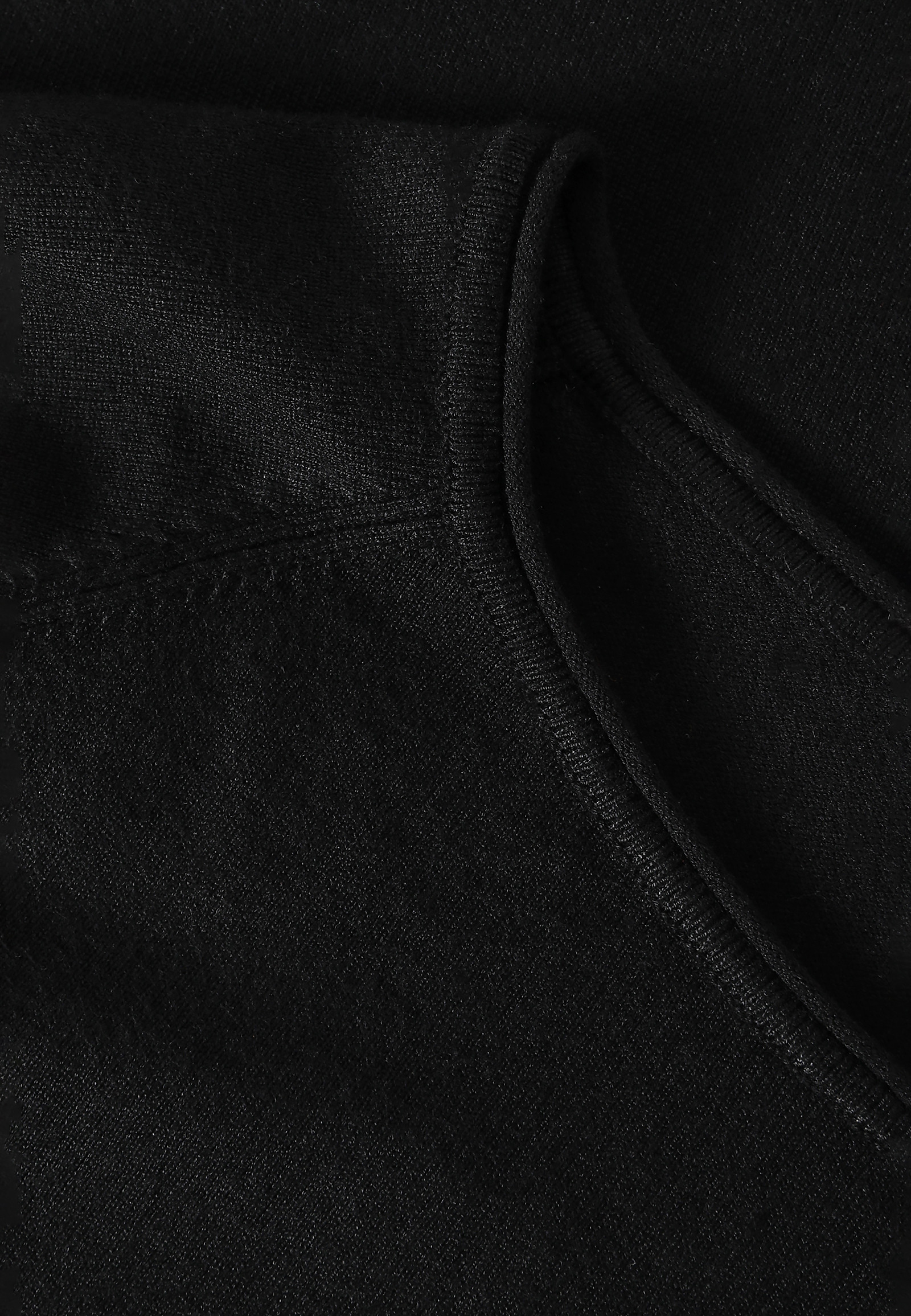 KLASYCZNY DAMSKI SWETER Z DEKOLTEM W ŁÓDKĘ - BROOKE KLASYCZNY DAMSKI SWETER Z DEKOLTEM W ŁÓDKĘ - BROOKE CZARNY 100468