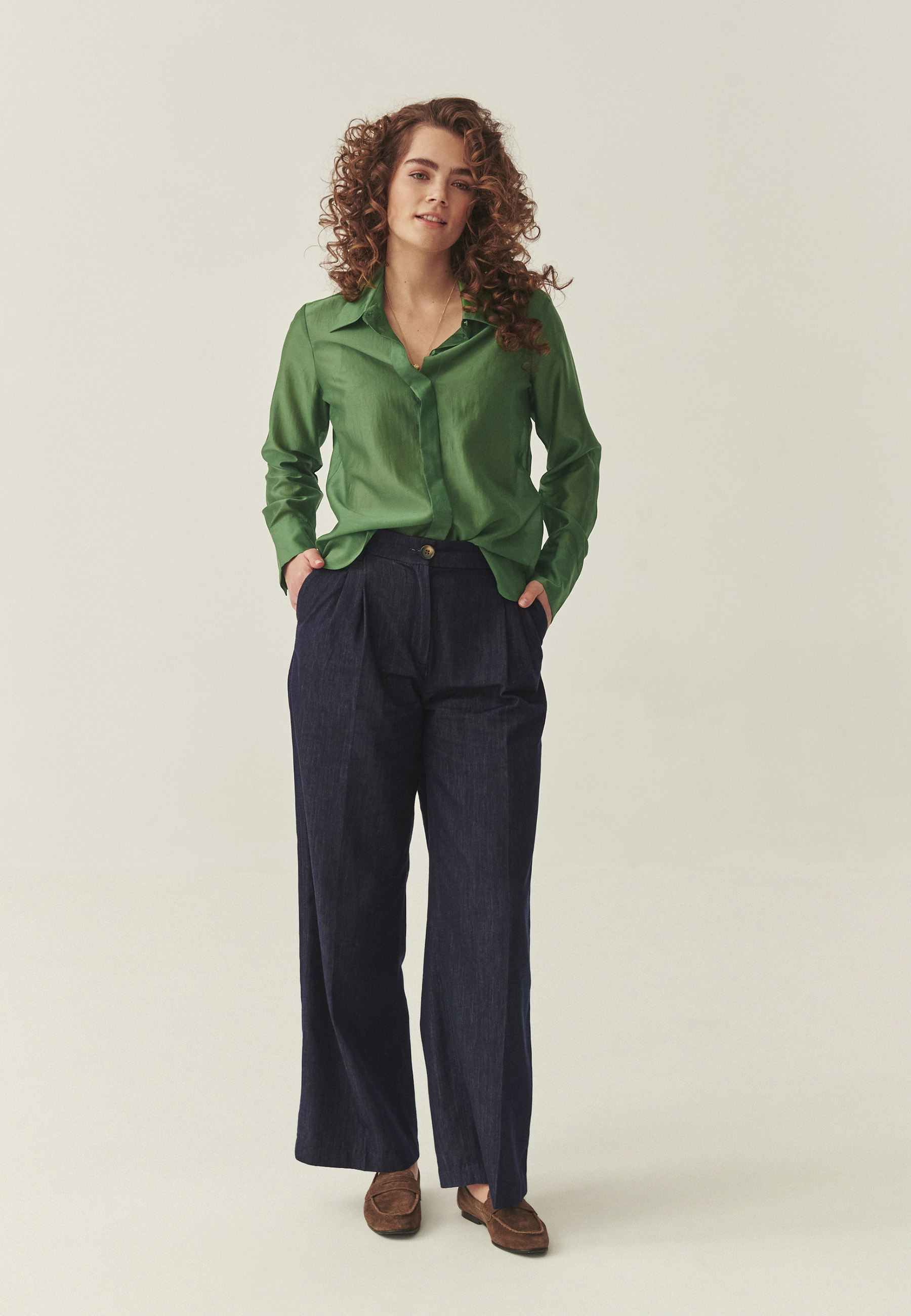 ELEGANCKA KOSZULA Z LYOCELLEM TENCEL™ - BERRA ZIELONY 2