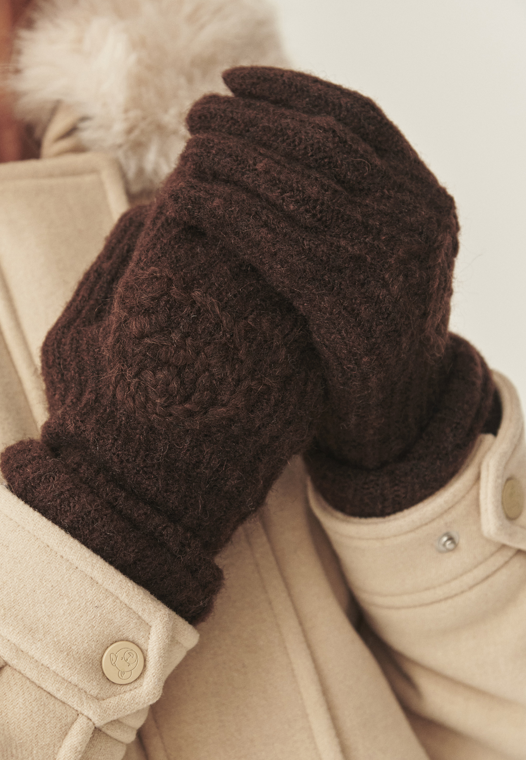 RĘKAWICZKI Z MOTYWEM MISIA USZATKA - NERULA 1 BRĄZOWY 2