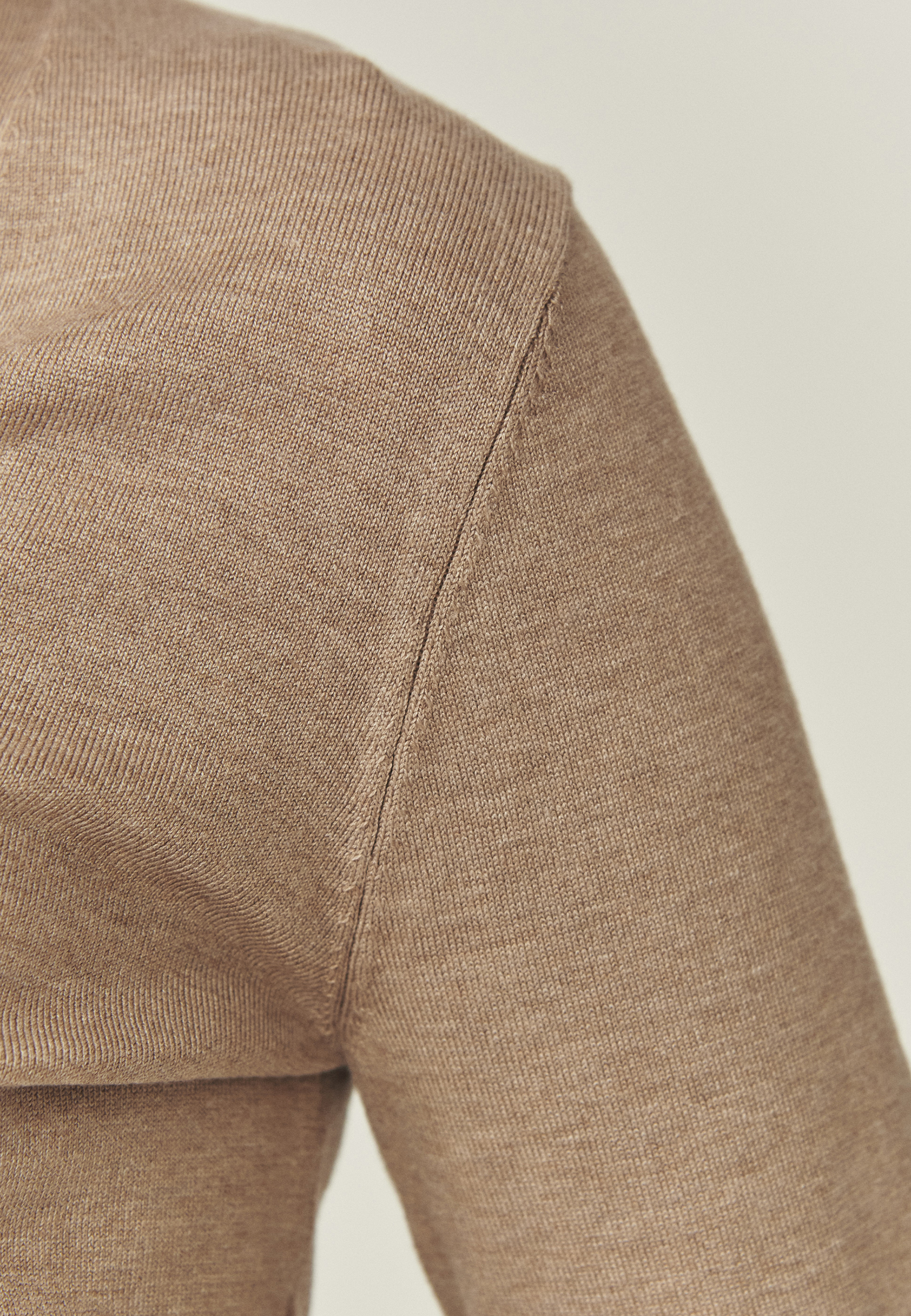 KLASYCZNY SWETER Z WISKOZĄ LENZING™ ECOVERO™ - NICOLLA BEŻOWY 2