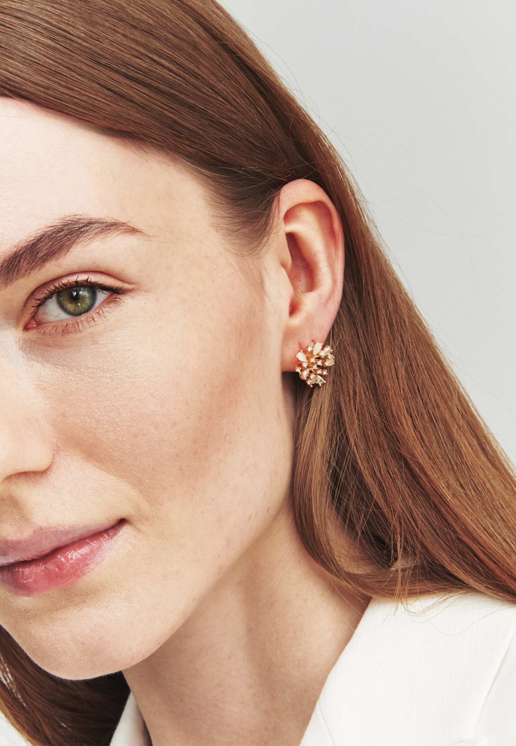 KOLCZYKI Z KWIATOWYM MOTYWEM - KIWALI BIAŁY 2