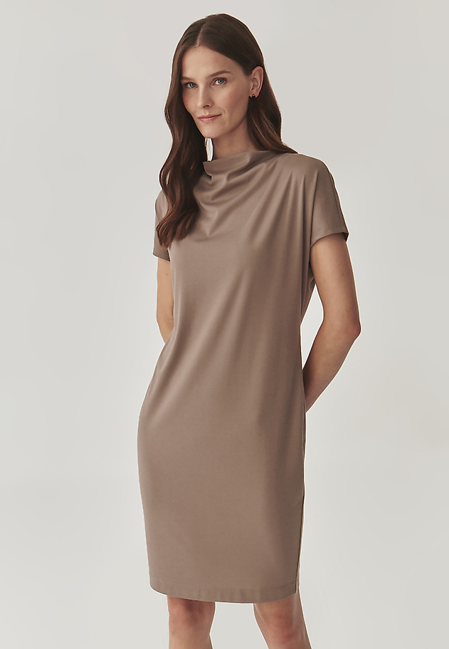 LADIES’ KNIT DRESS WITH WATER NECKLINE - ZORIMAX LADIES’ KNIT DRESS WITH WATER NECKLINE - ZORIMAX BEŻOWY 4